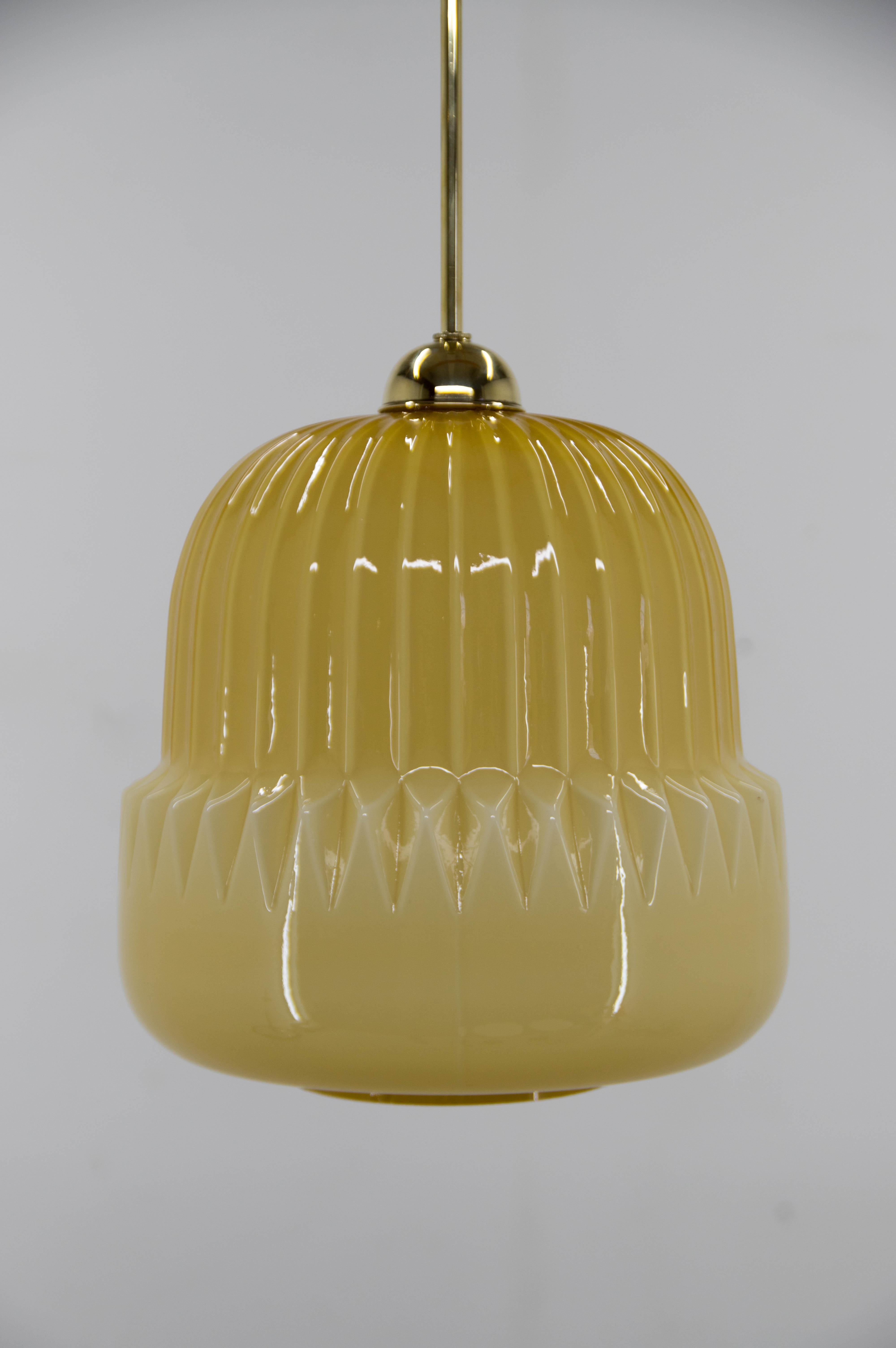 Midcentury Glass Pendant, 1960s For Sale 1