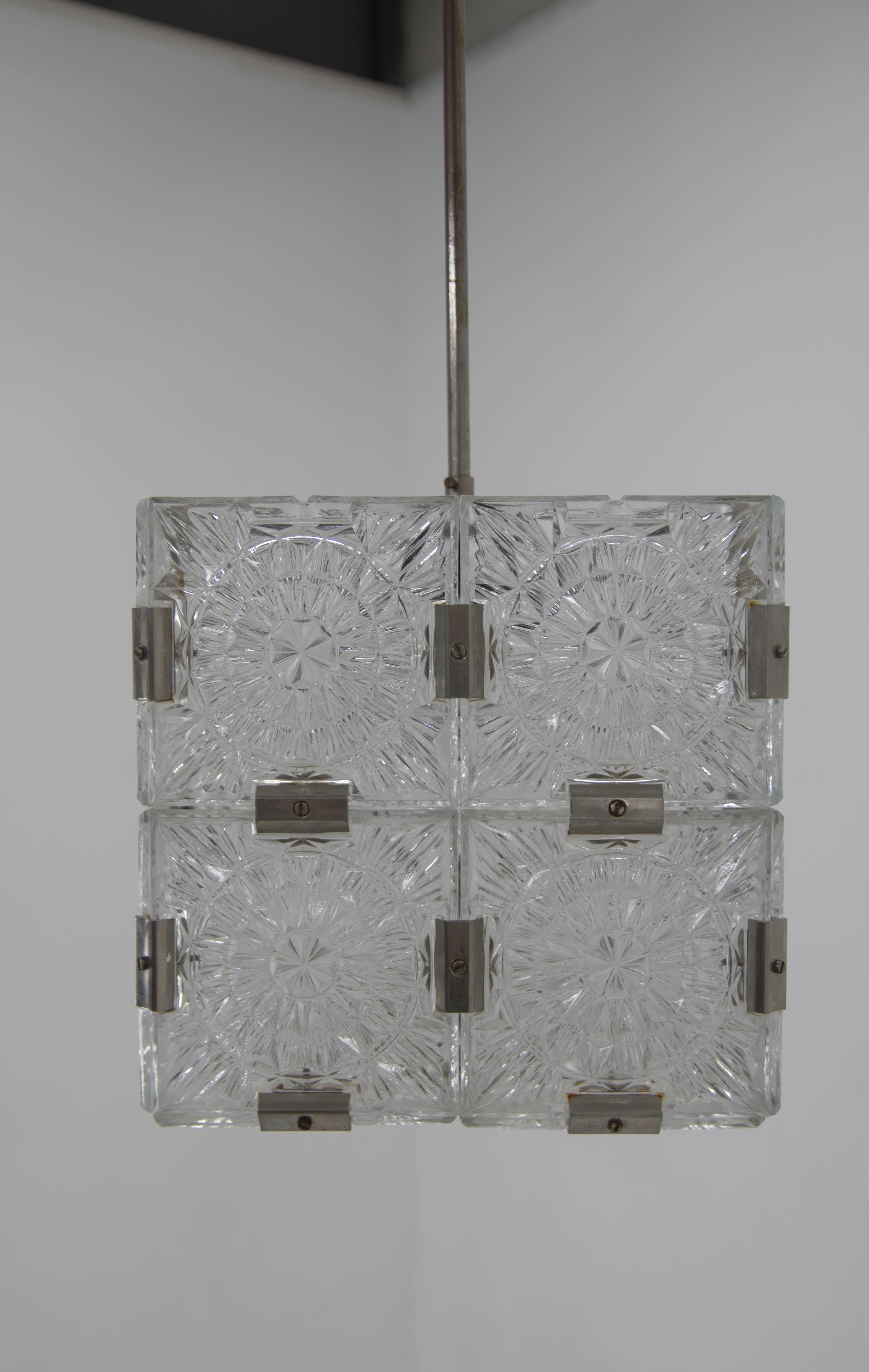 Mid-Century-Glas-Hängelampe von Kamenicky Senov, 5 Stück verfügbar im Angebot 2