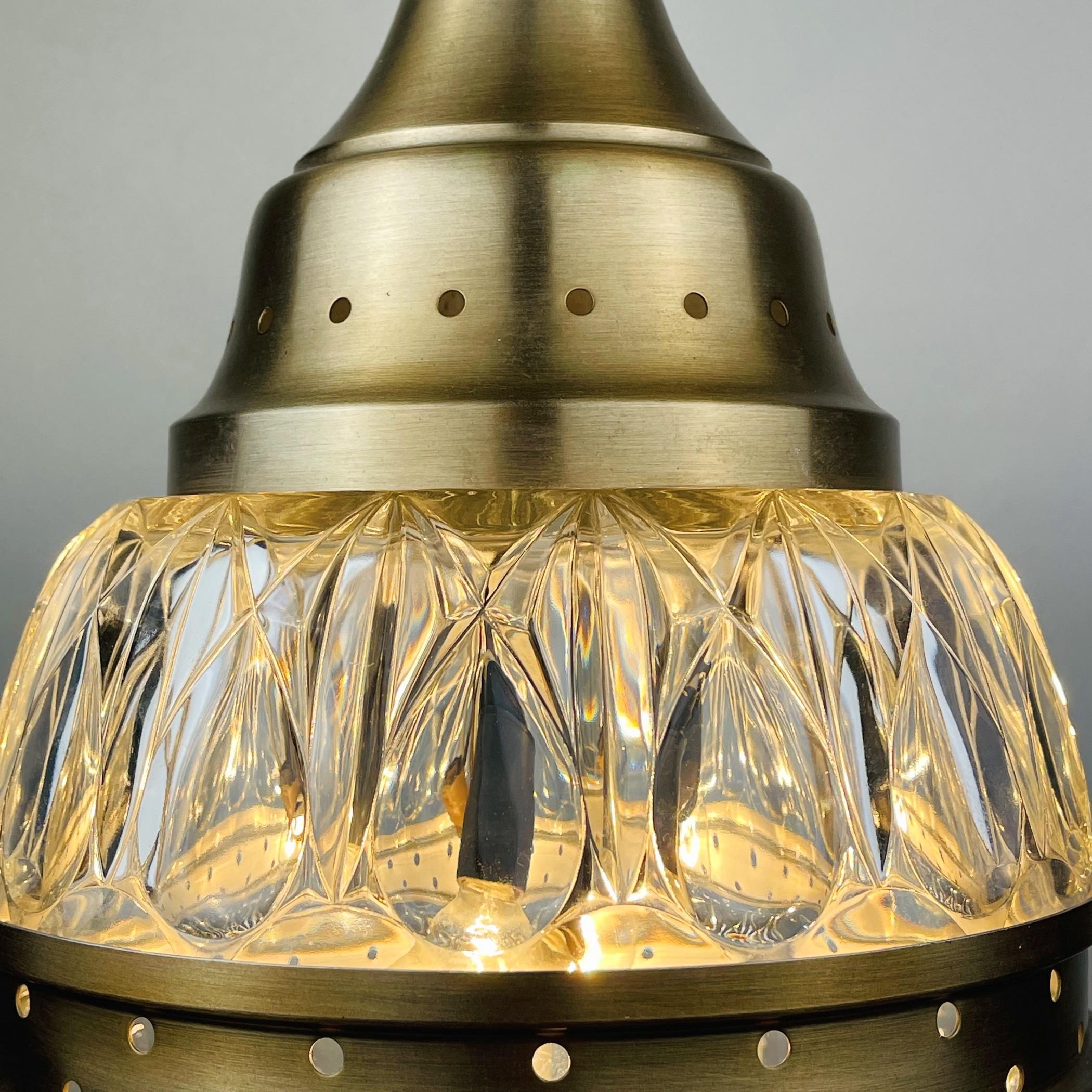 Milieu du XXe siècle Lampe à suspension en verre mi-siècle, Italie, années 1960 en vente
