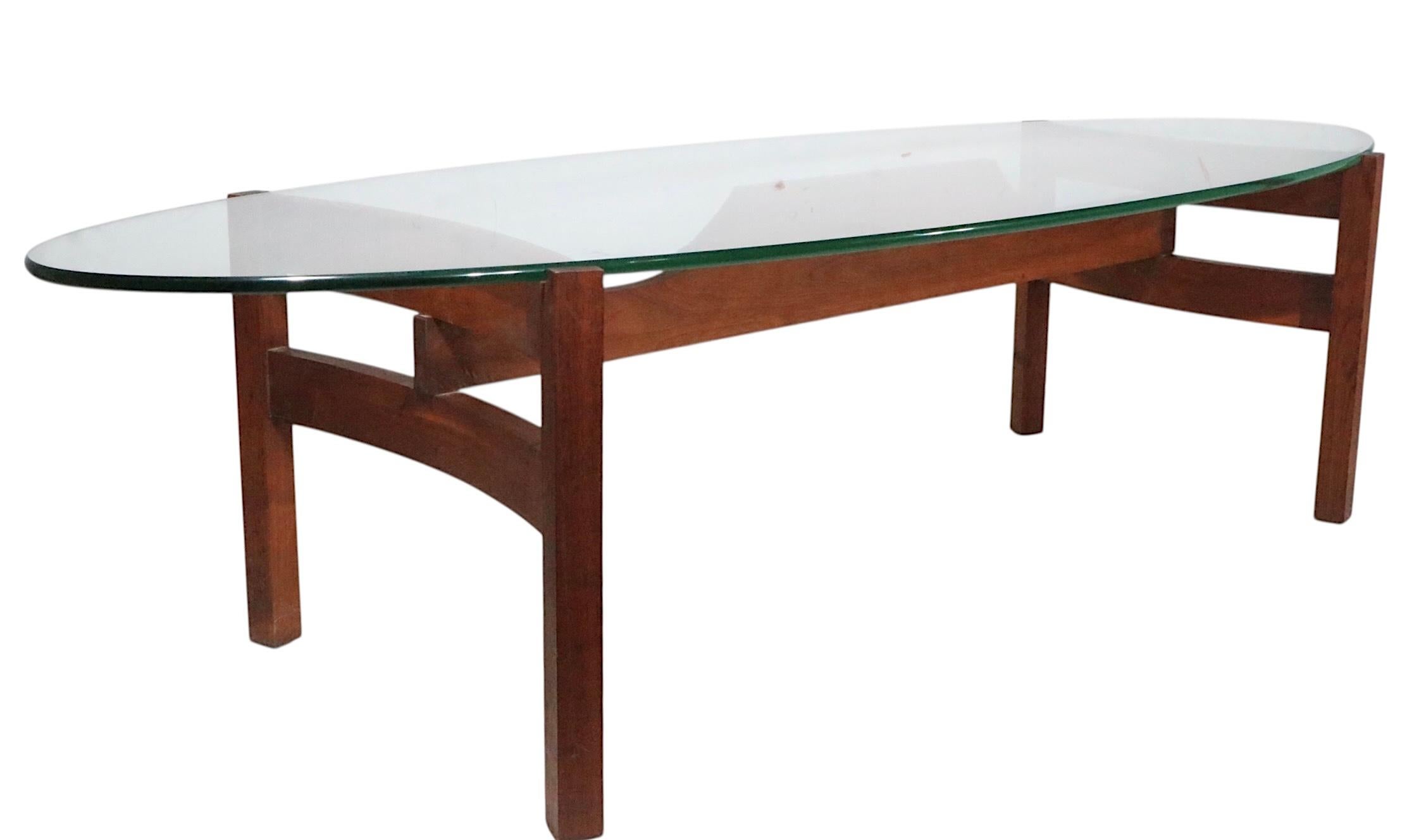 Mid Century Glass Surfboard  Top Coffee Table In Good Condition For Sale In New York, NY