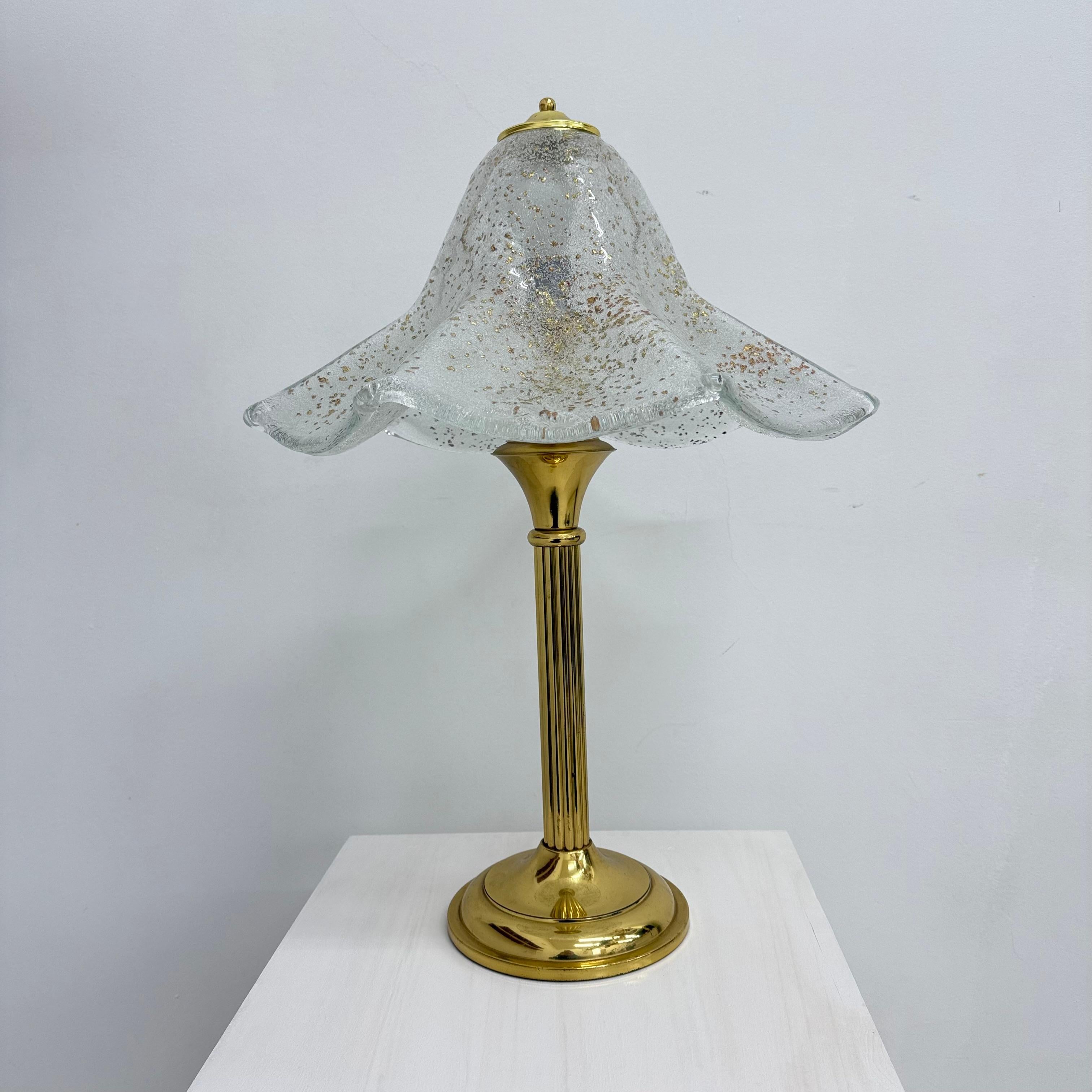 Lámpara de sobremesa de cristal de mediados de siglo , años 70 en venta 8