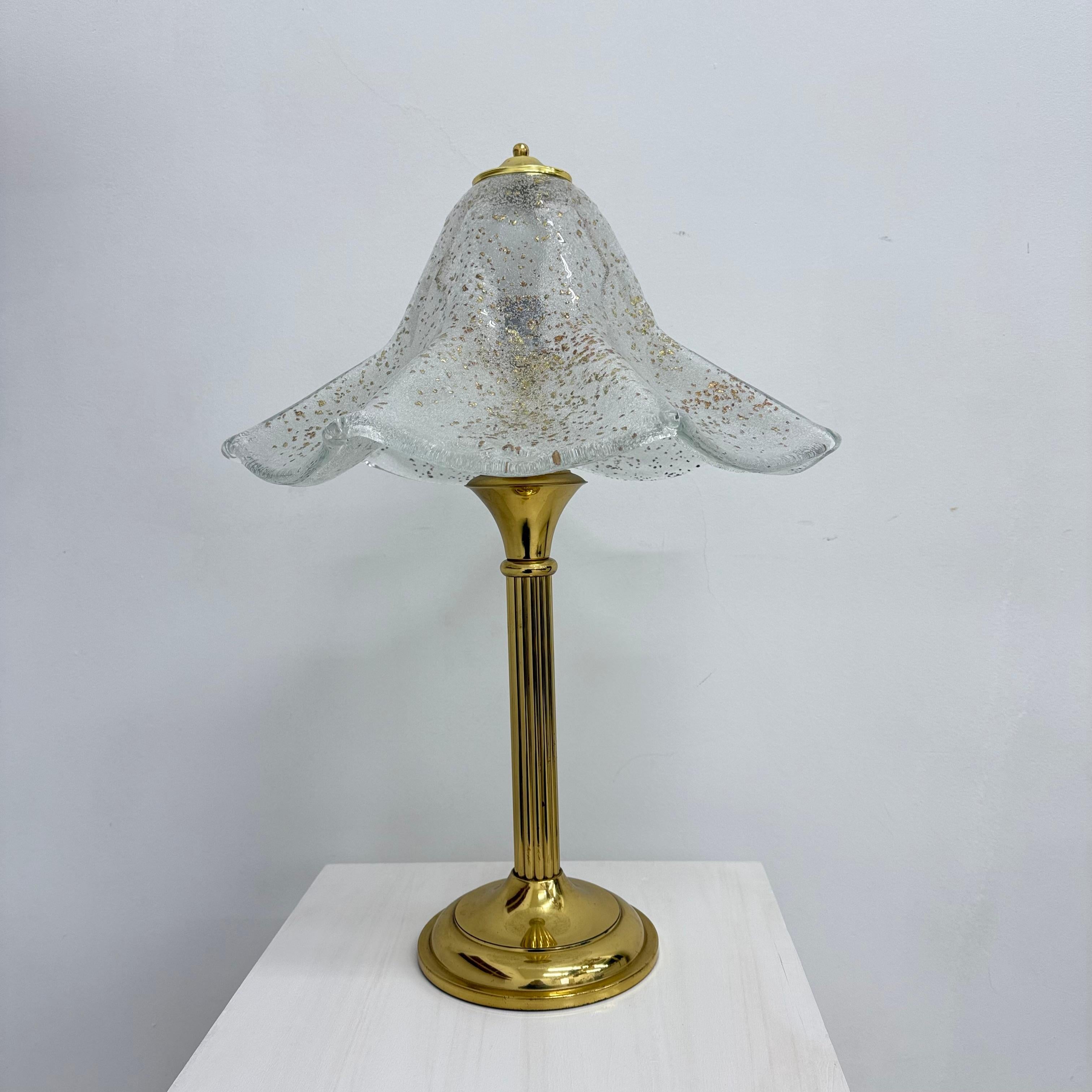 Lámpara de sobremesa de cristal de mediados de siglo , años 70 en venta 9