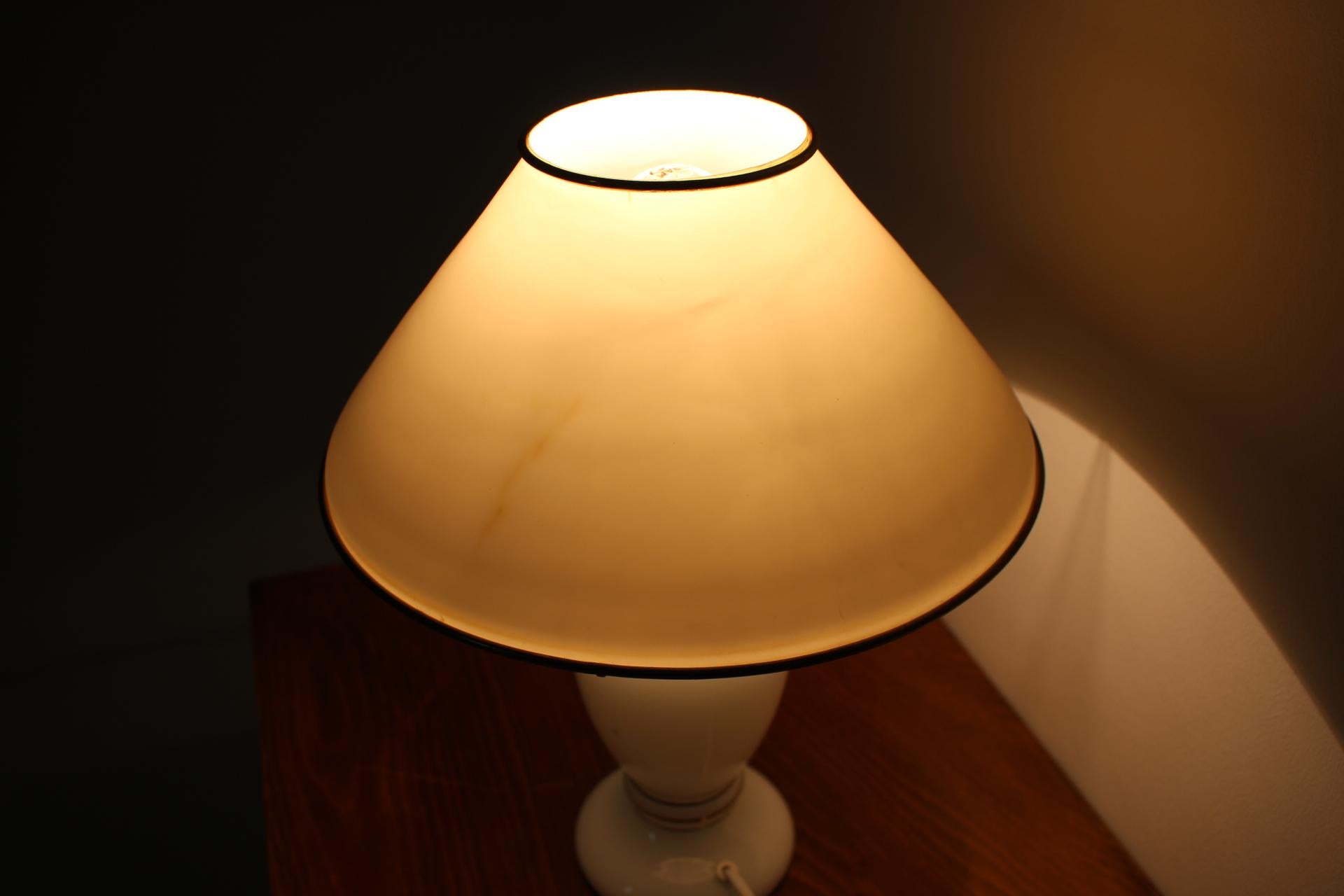 Midcentury Glass Table Lamp, 1970s For Sale 1