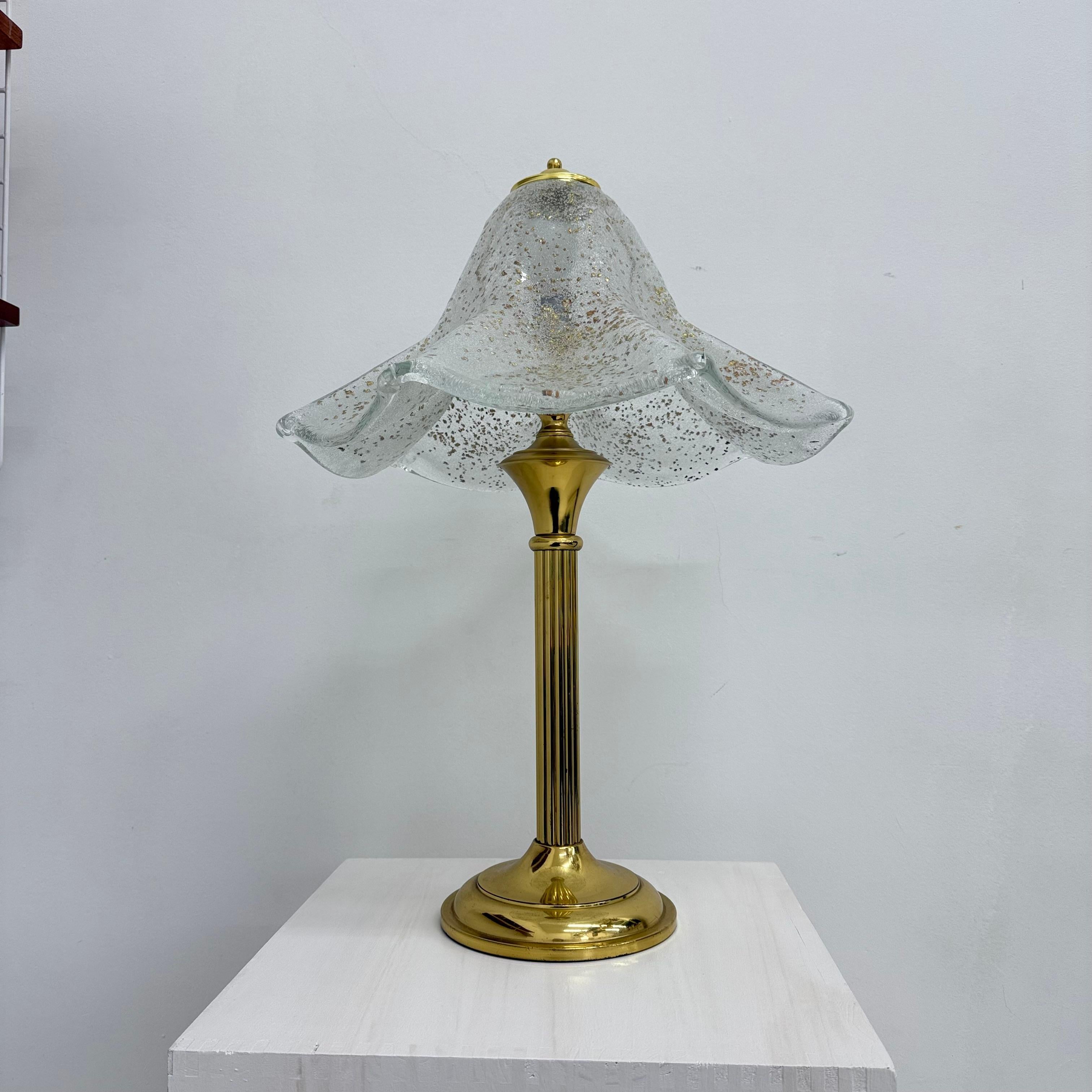 Lámpara de sobremesa de cristal de mediados de siglo , años 70 en venta 1