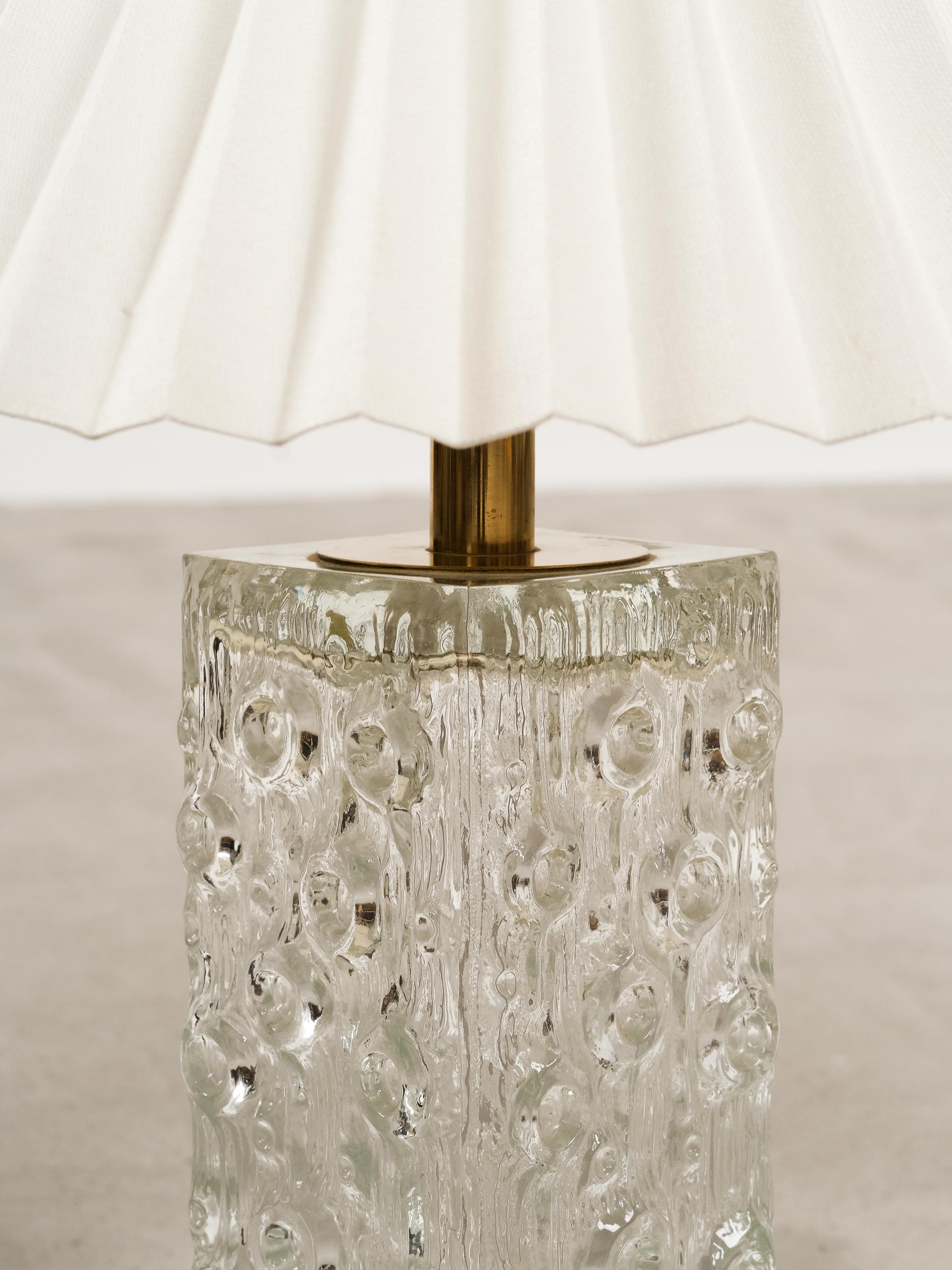 Milieu du XXe siècle Lampe de table en verre du milieu du siècle par Aneta, Suède en vente