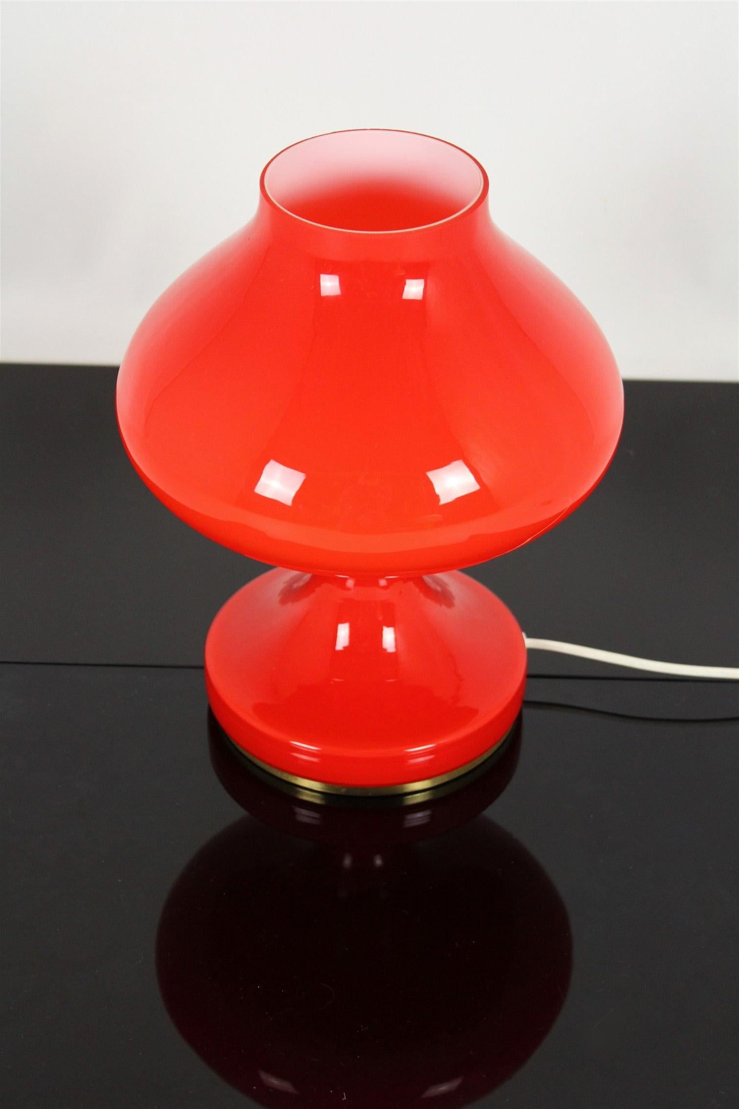This glass table lamp was designed by Štepán Tabera and produced by OPP Jihlava in Czechoslovakia in the 1970s. The lamp is in very good vintage condition, fully functional.