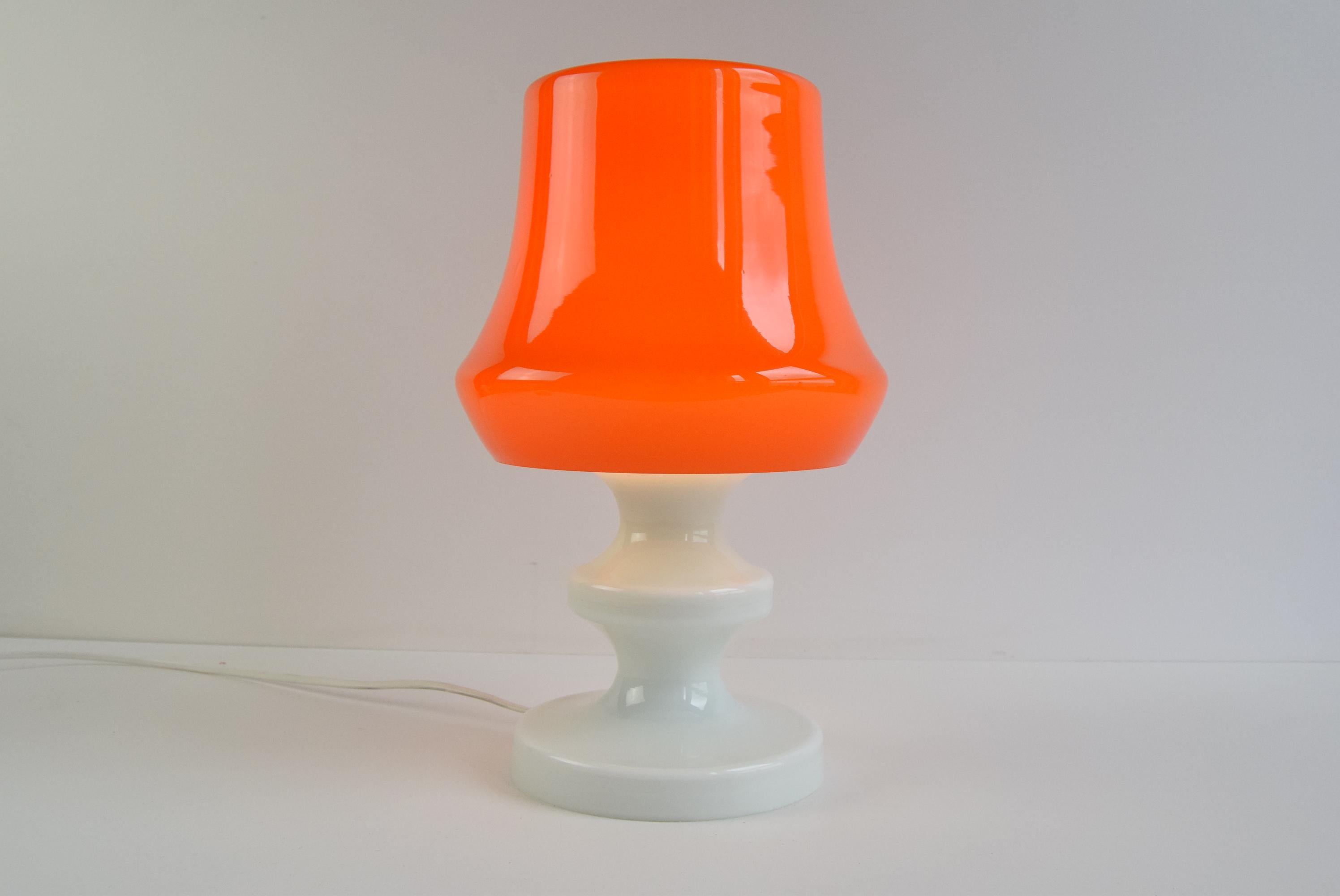 Lampe de table en verre du milieu du siècle par Stepan Tabera Bon état - En vente à Praha, CZ