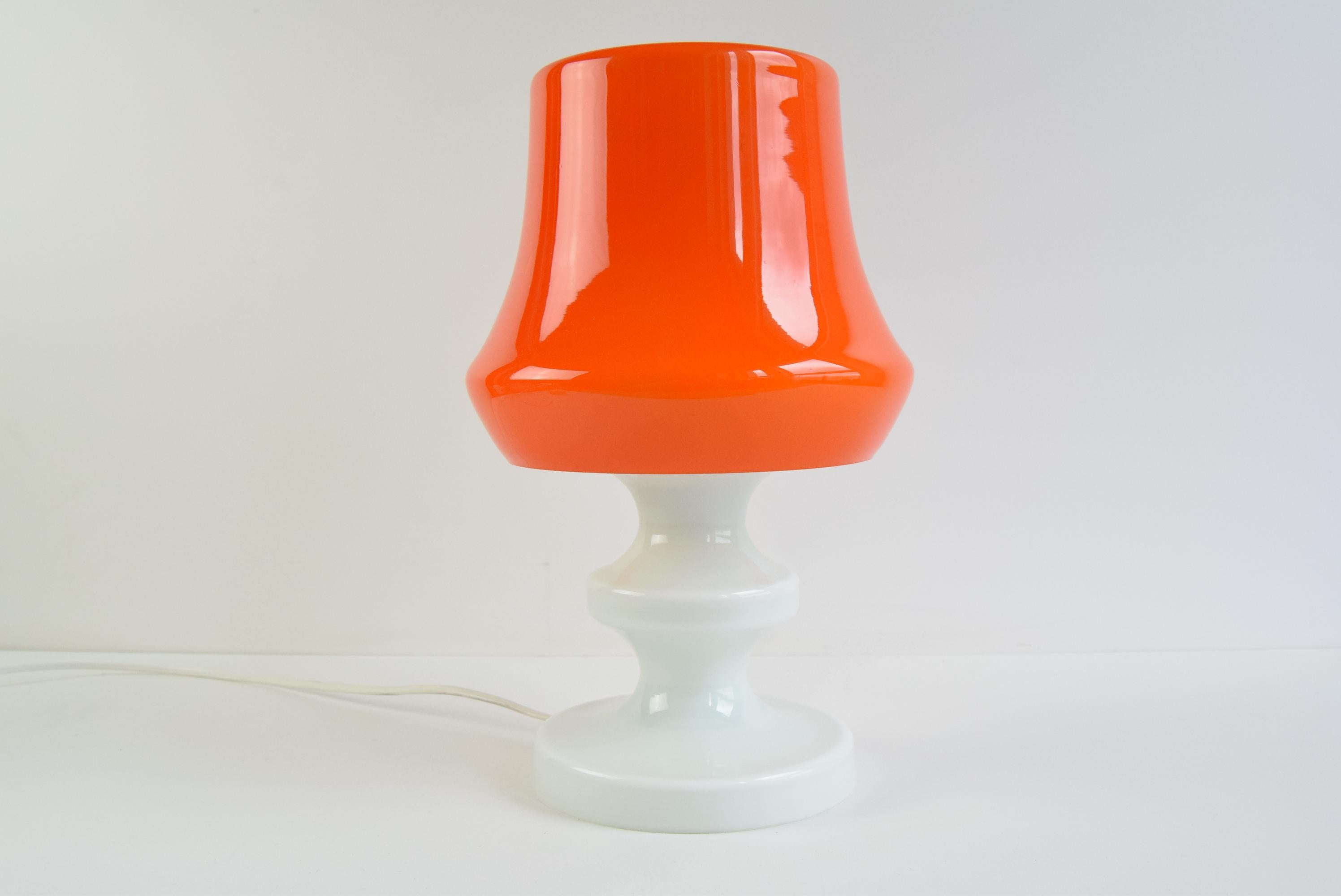 Milieu du XXe siècle Lampe de table en verre du milieu du siècle par Stepan Tabera en vente