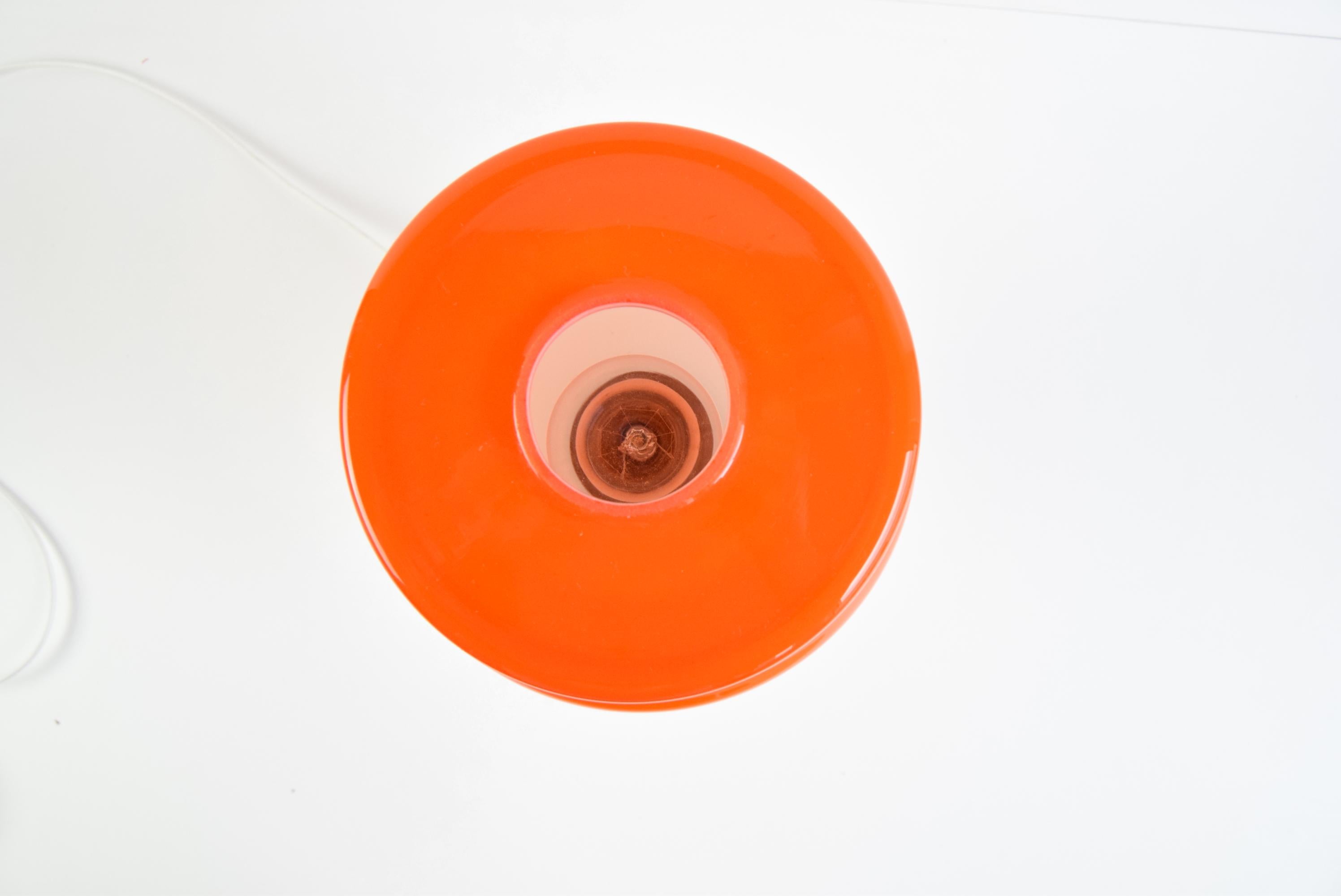 Verre opalin Lampe de table en verre du milieu du siècle par Stepan Tabera en vente