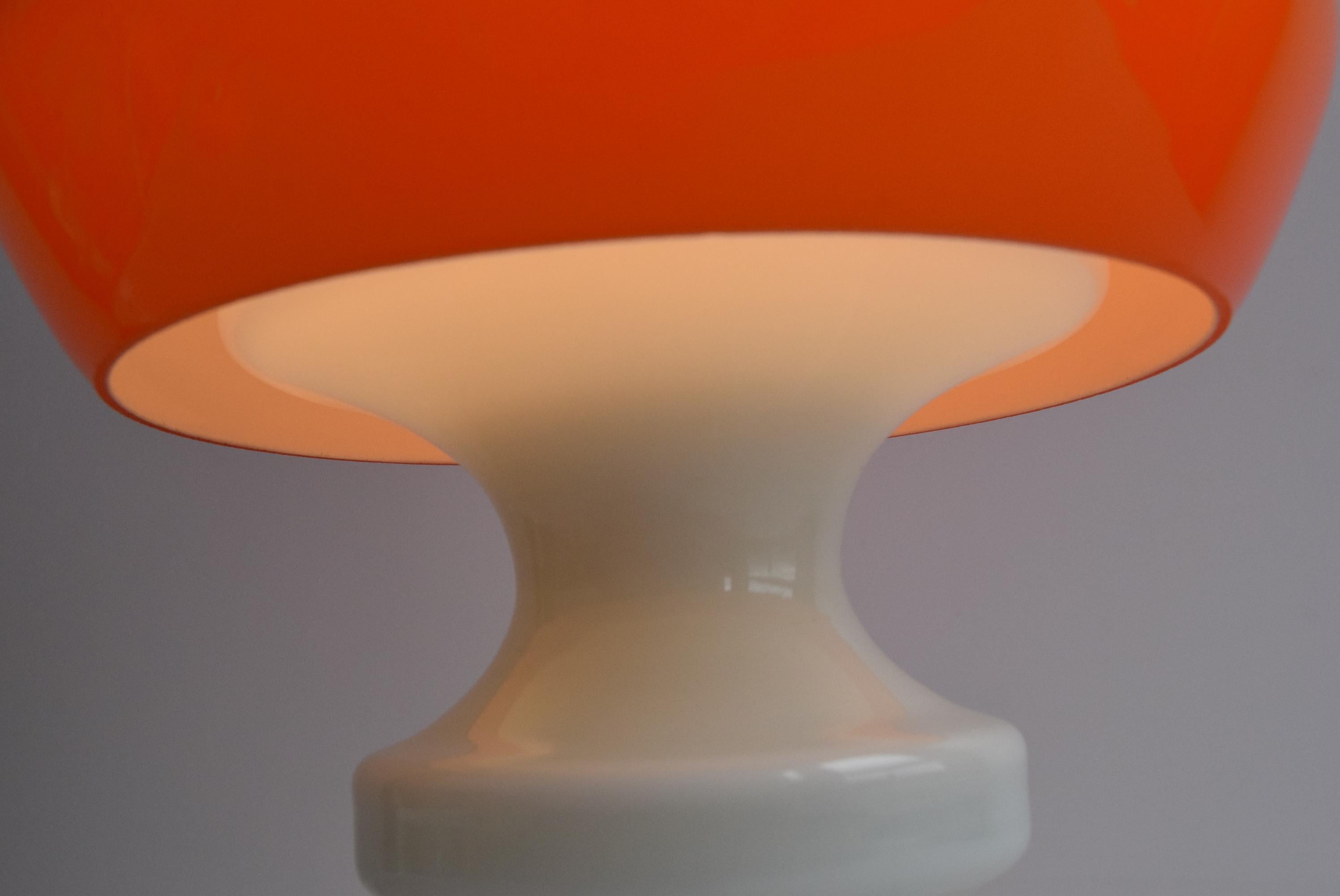 Lampe de table en verre du milieu du siècle par Stepan Tabera en vente 2
