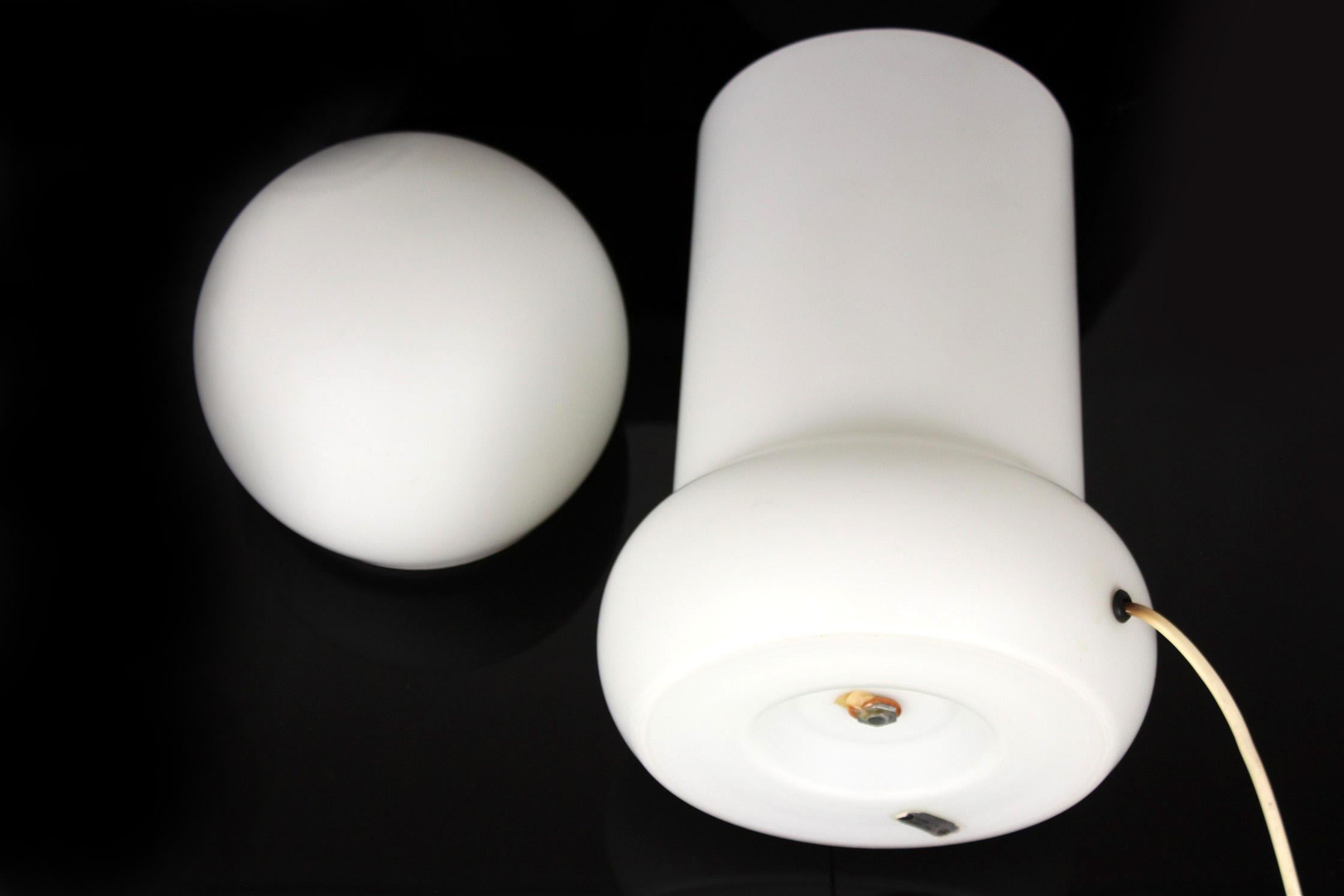 Mid-Century-Tischlampe aus Glas von Osvtlovac Sklo Valask Mezi, 1970er Jahre im Angebot 9