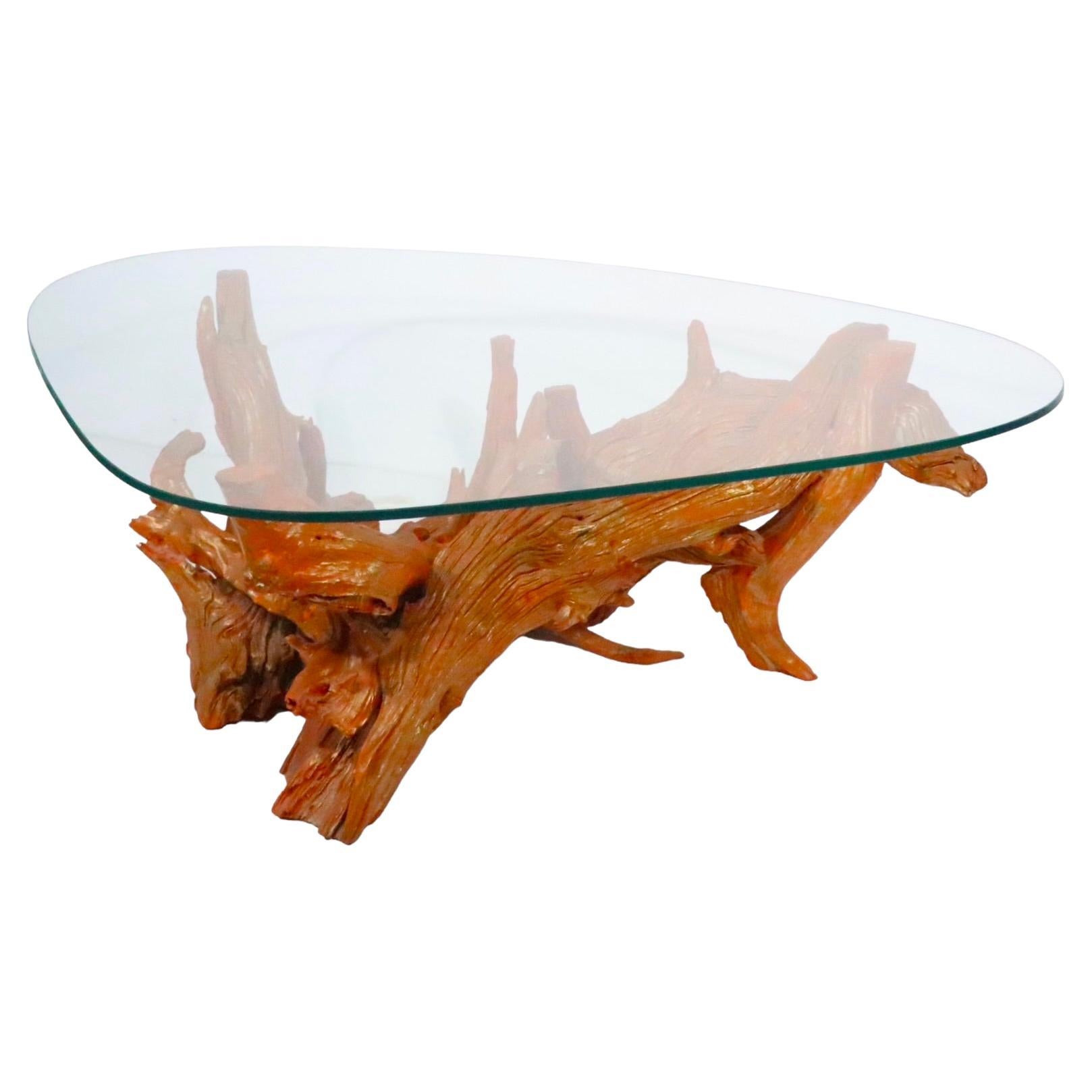 Table basse à plateau en verre et base en bois flotté, circa 1950/1960s en vente