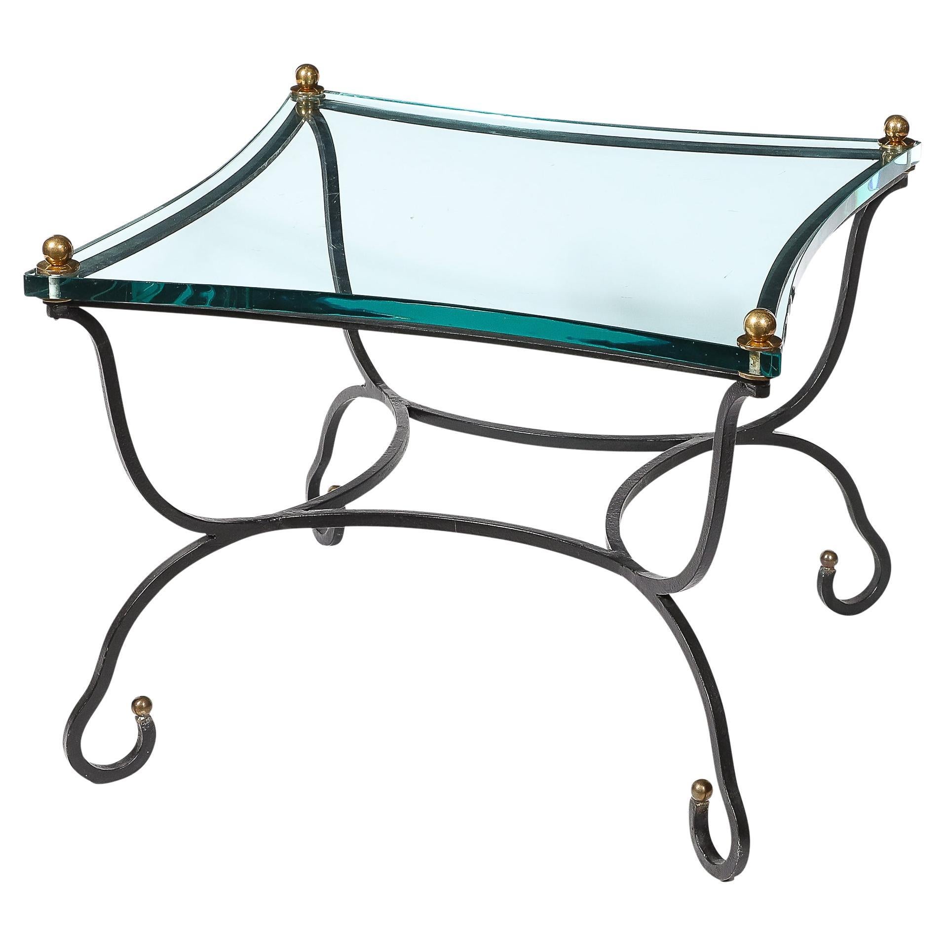 Table d'appoint du milieu du siècle dernier avec base sculpturale en bronze et accessoires en laiton
