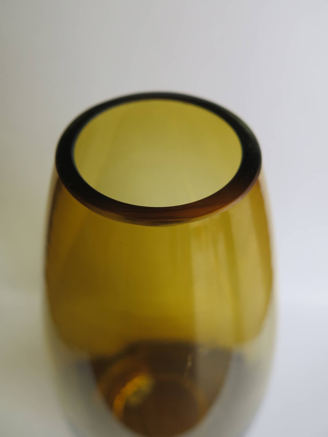 Finnish Midcentury Glass Vase by Tamara Aladin for Riihimaen Riihimaen Lasi Oy, Ca 1960 For Sale