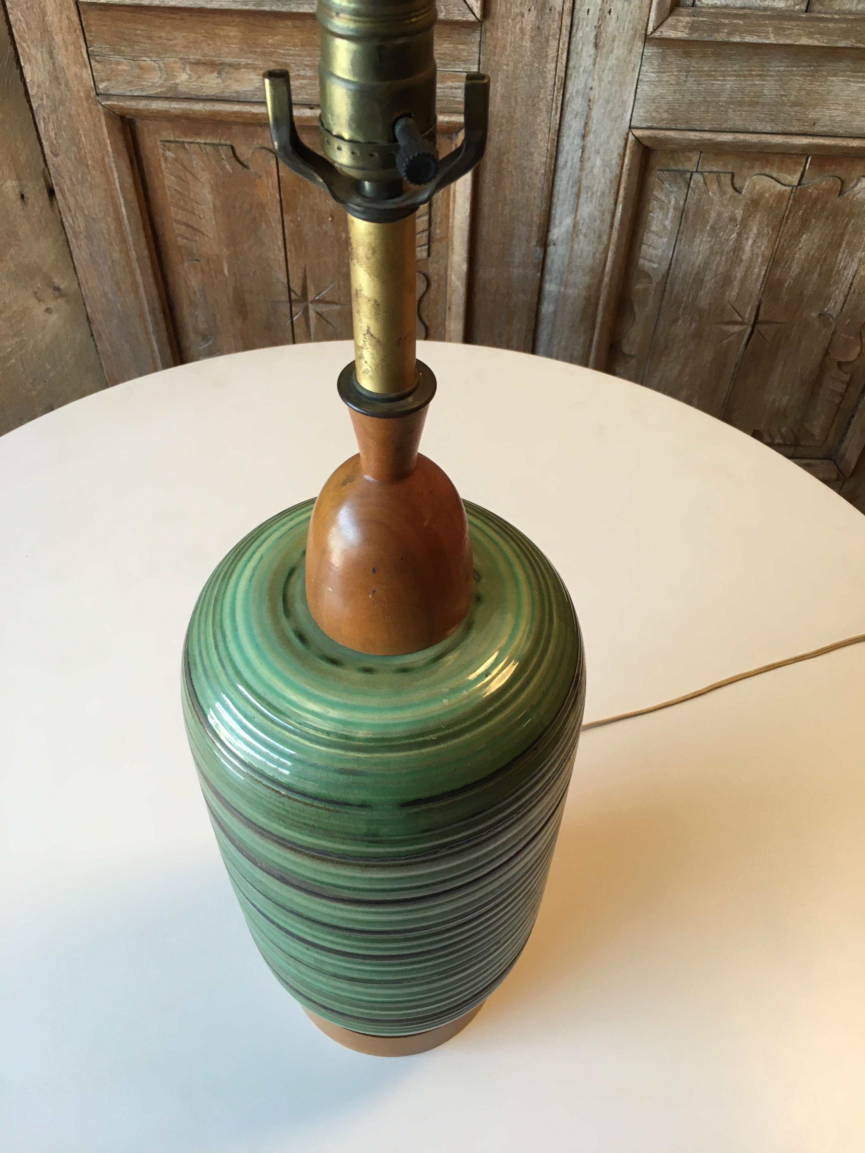 Midcentury Glazed Ceramic Table Lamp In Good Condition In Denton, TX