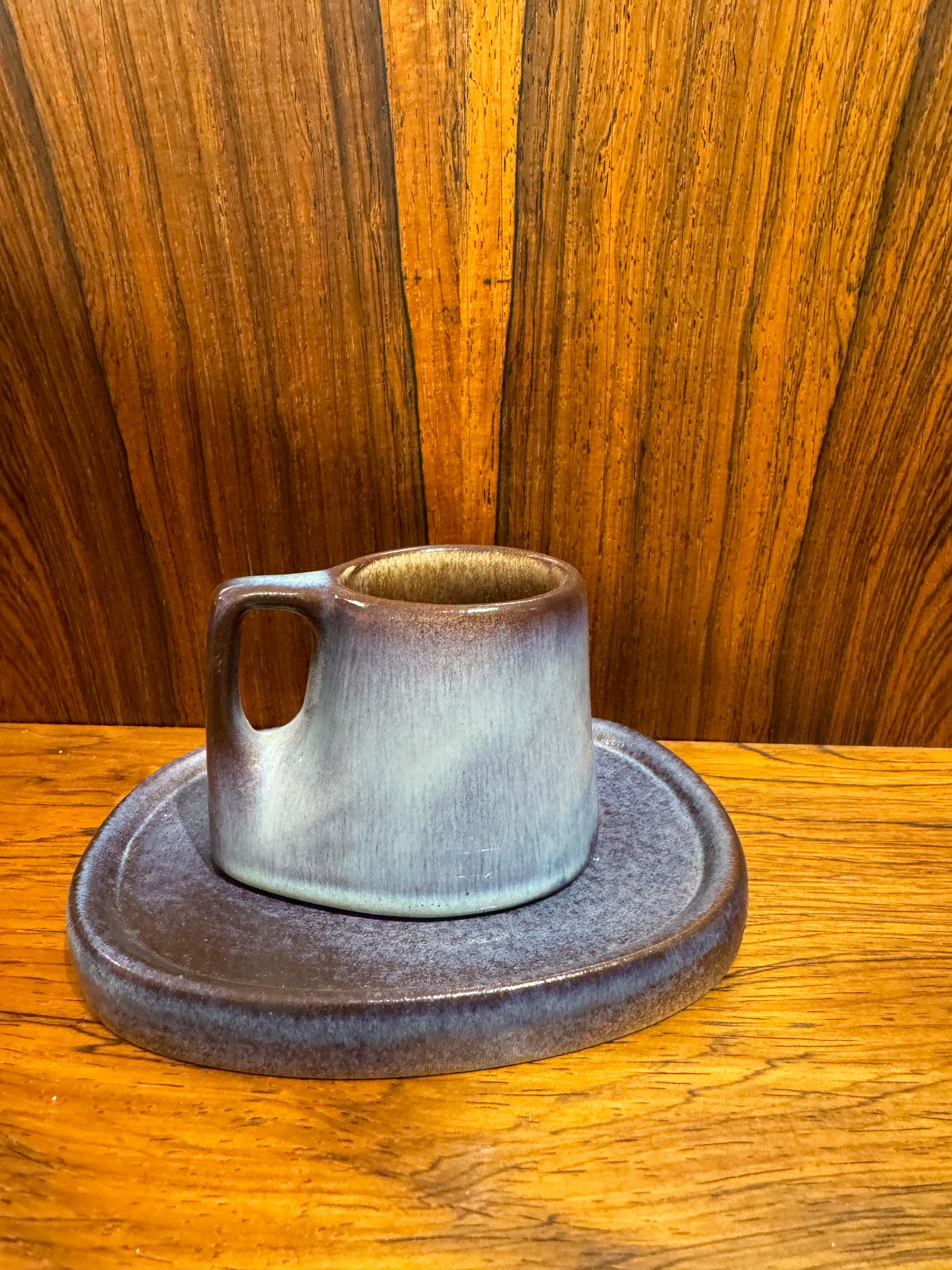 Glasiertes Keramik-Teeservice aus der Mitte des Jahrhunderts, signiert Stocker im Angebot 1