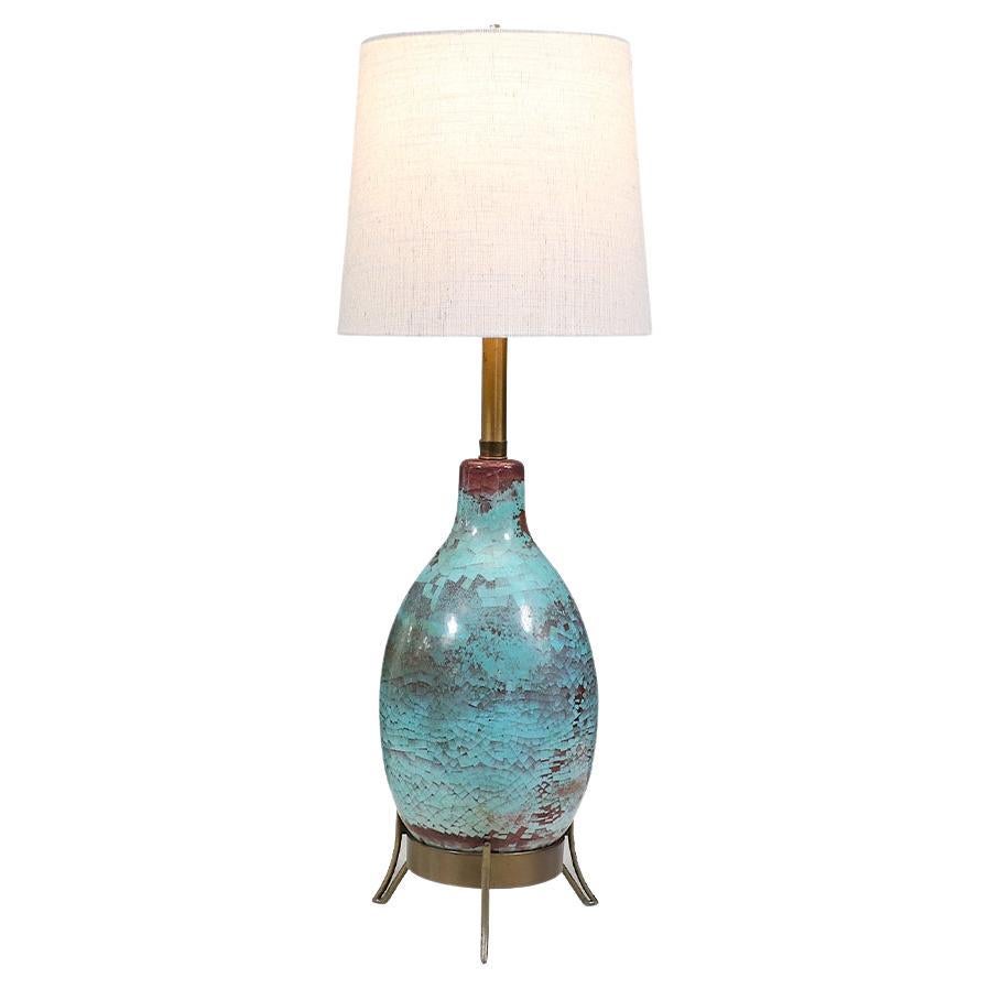 Lampada da tavolo di metà secolo in ceramica smaltata con base a treppiede in ottone di Marbro