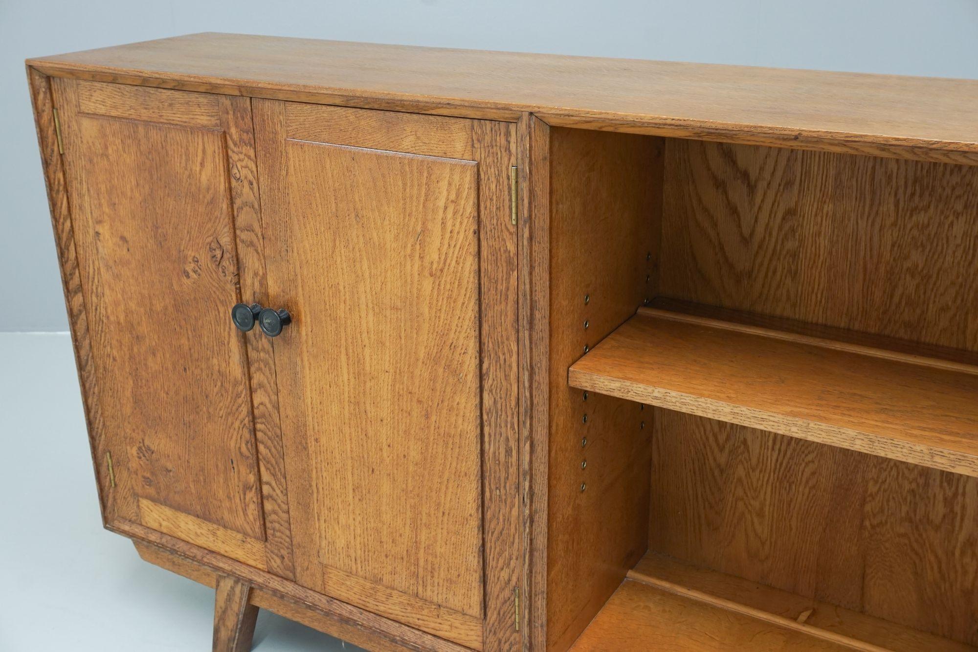 Vetro Libreria e armadio in Oak smaltato di metà secolo in vendita