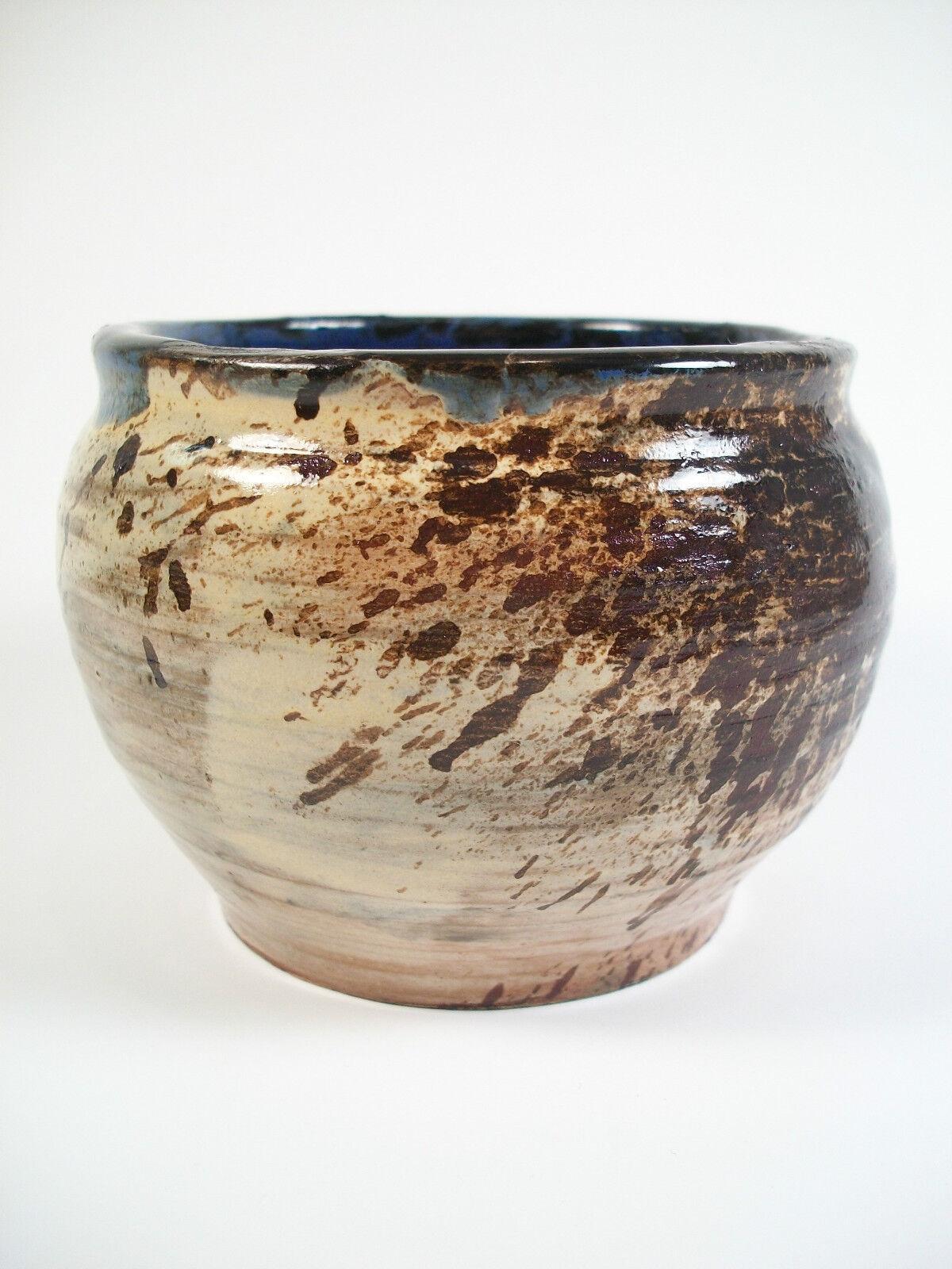 Mid-Century Modern Mid Century Glazed Terracotta Studio Pottery Bowl - Canada - Signed - Circa 1954 For Sale