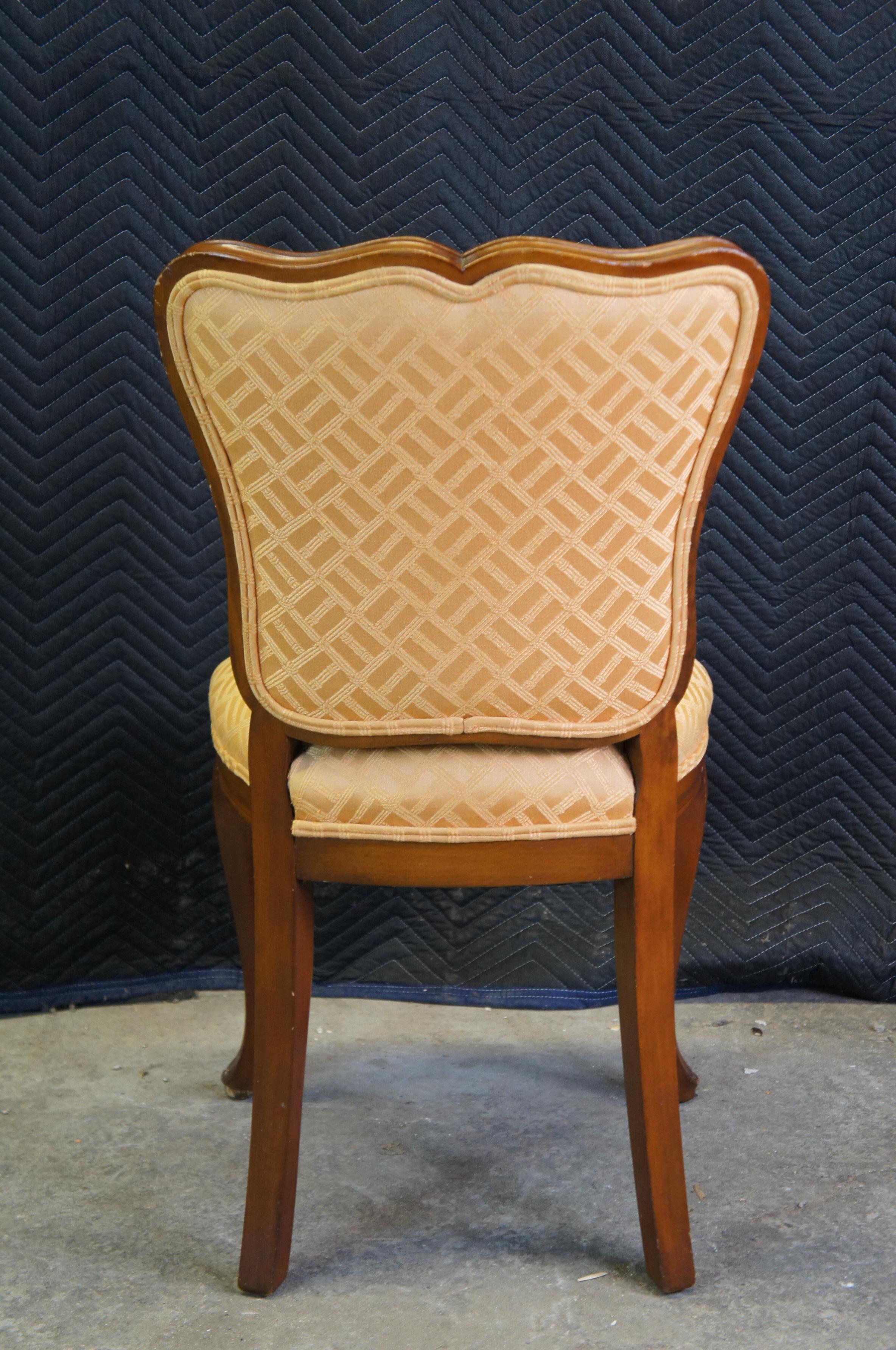 Tissu d'ameublement Chaise d'appoint ou de coiffeuse française Globe Furniture Colony Court du milieu du siècle dernier en vente