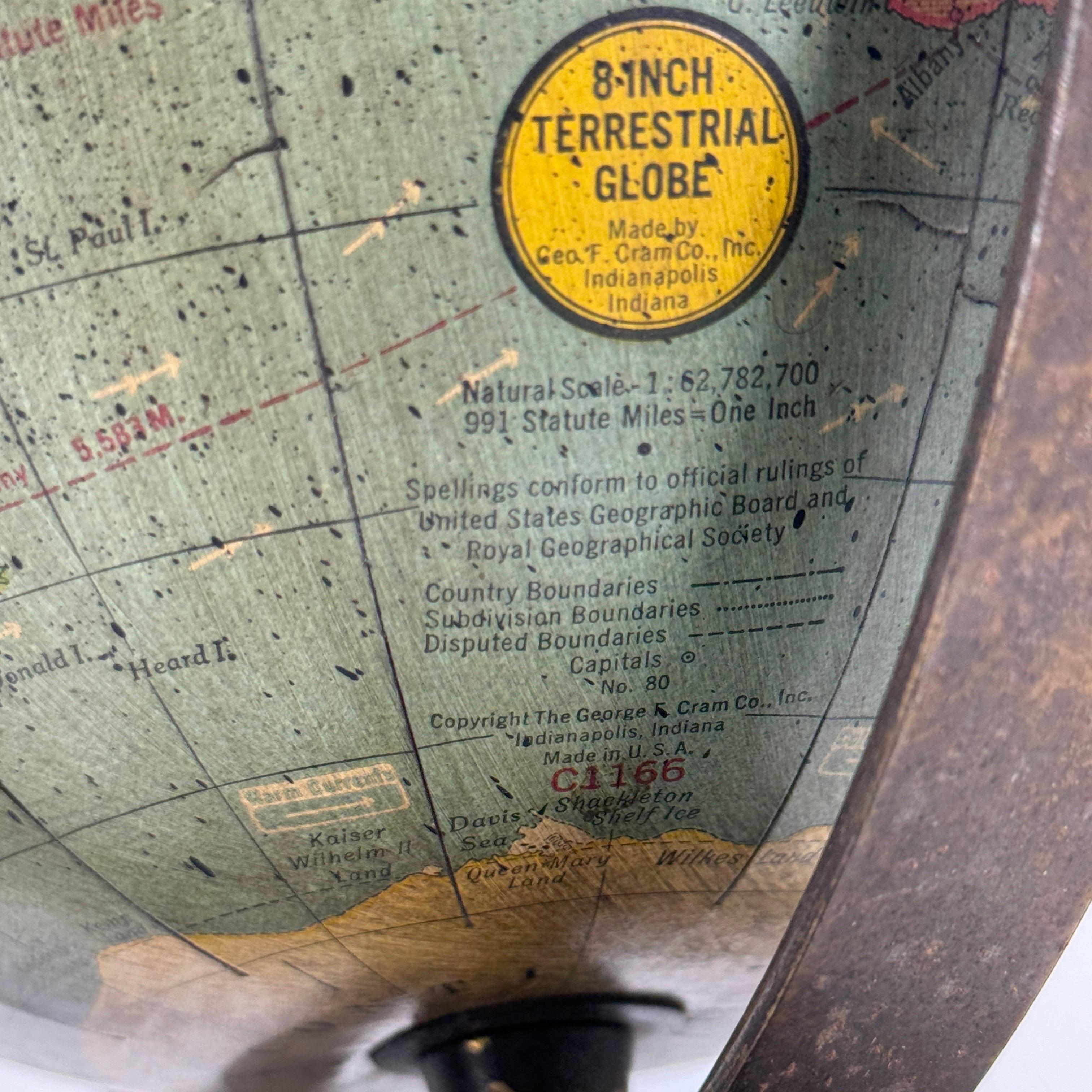 Mid Century Globe Old World Table Lamp In Good Condition For Sale In Haddonfield, NJ
