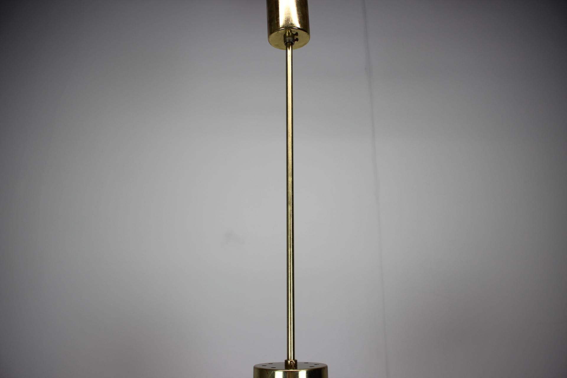 Ottone Ciondolo a globo di metà secolo di Kamenický Šenov, anni '70, Cecoslovacchia in vendita