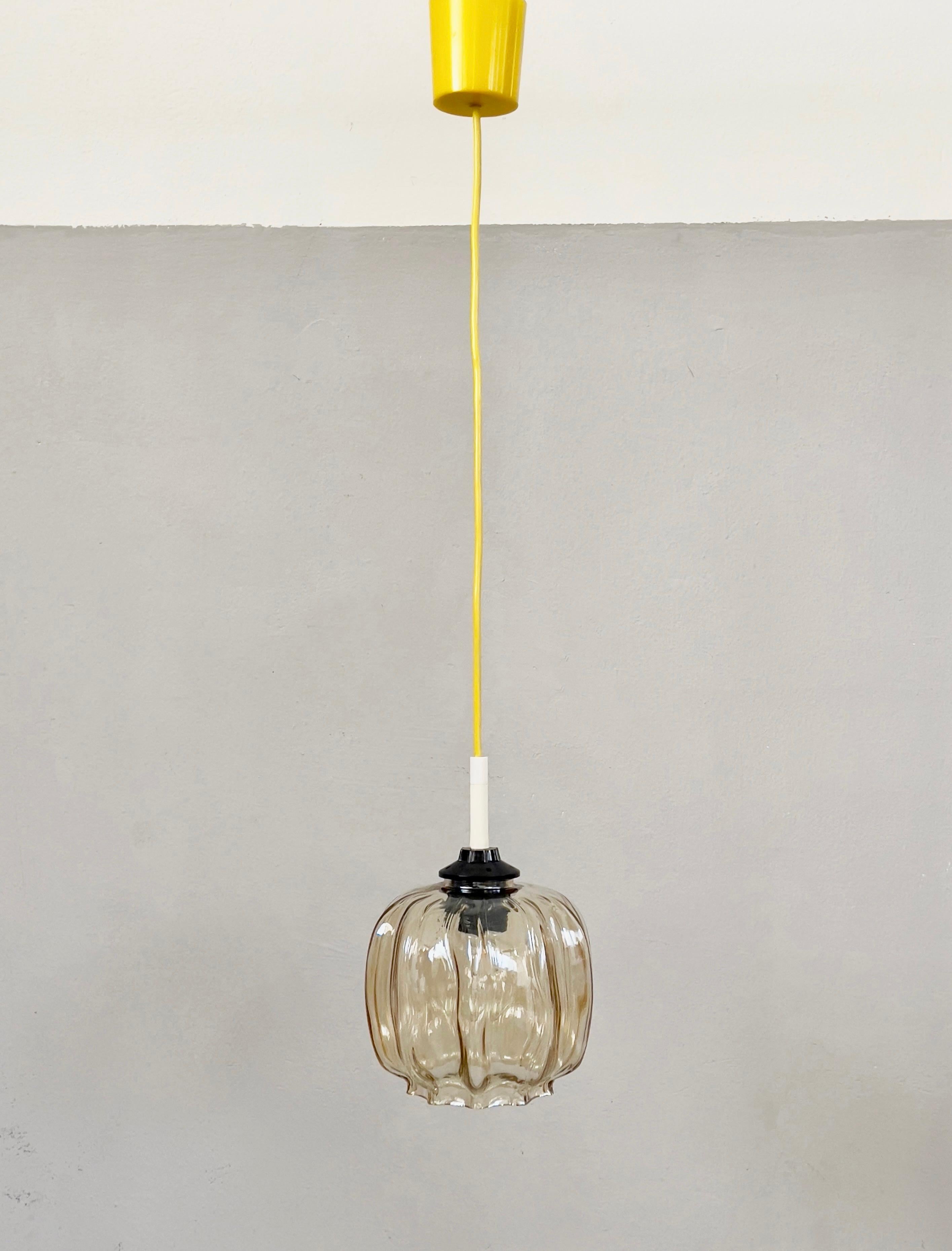 Mid-Century Modern Pendentif méduse en verre ambre brillant, milieu du siècle, années 1960, Allemagne en vente