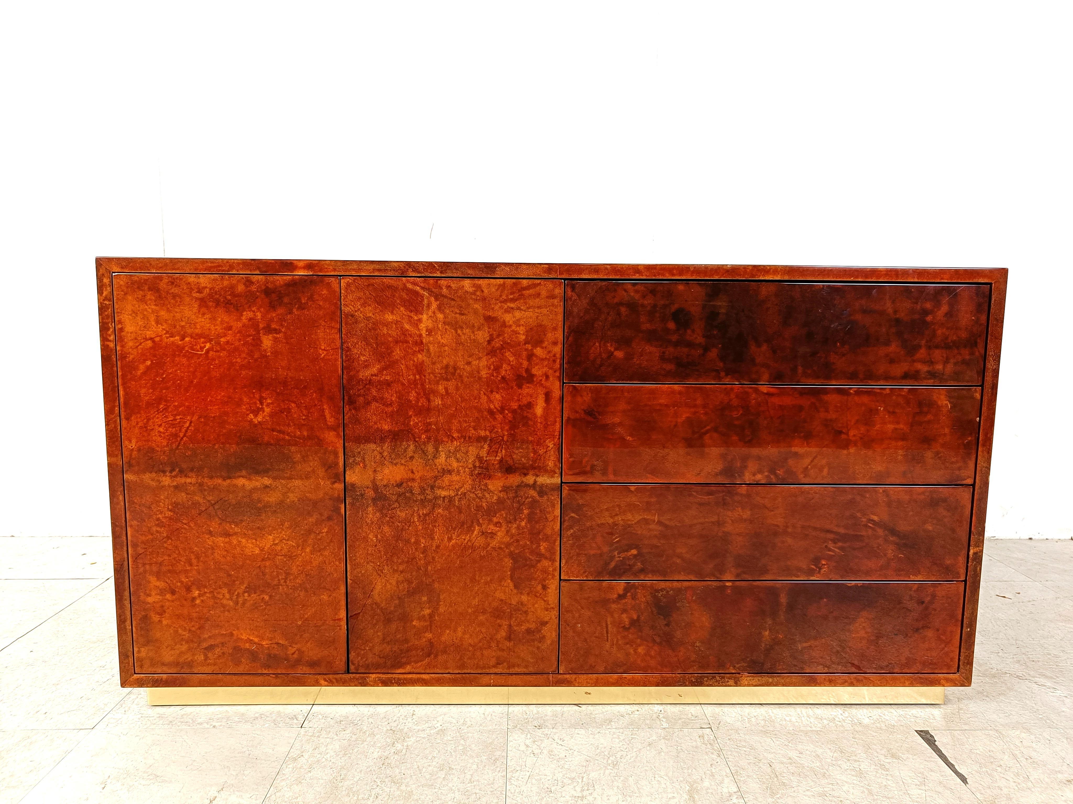 Mid century goatskin sideboard by Aldo tura, 1960s In Good Condition For Sale In HEVERLEE, BE
