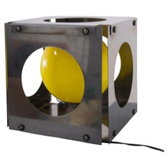 Mid-Century Goffredo Reggiani Cube Italian Table Lamp in metal with a yellow light