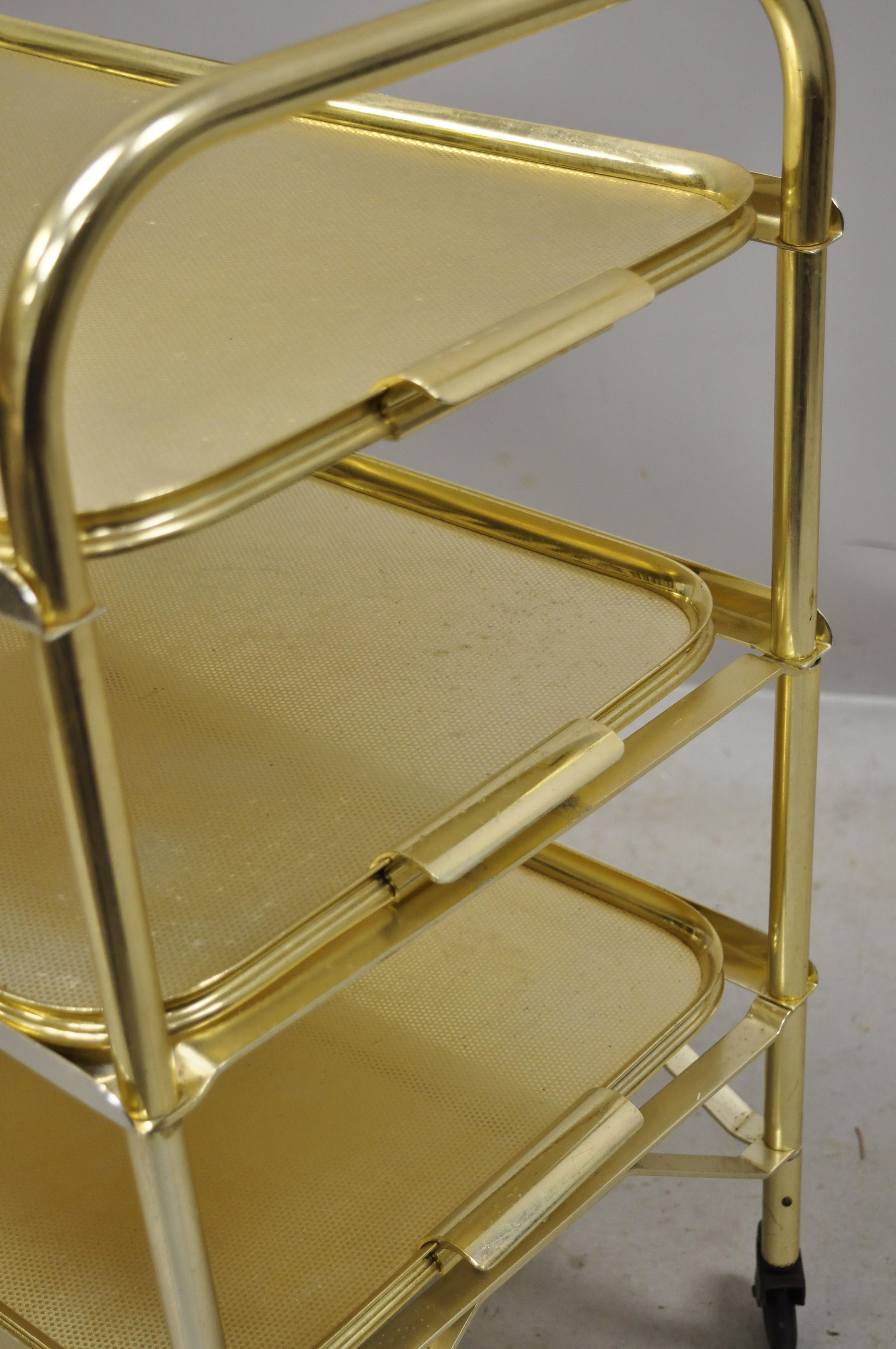 Mid-Century Gold Aluminium Metall klappbarer Rollbarwagenheber mit 3 Tabletts (Nordamerikanisch) im Angebot