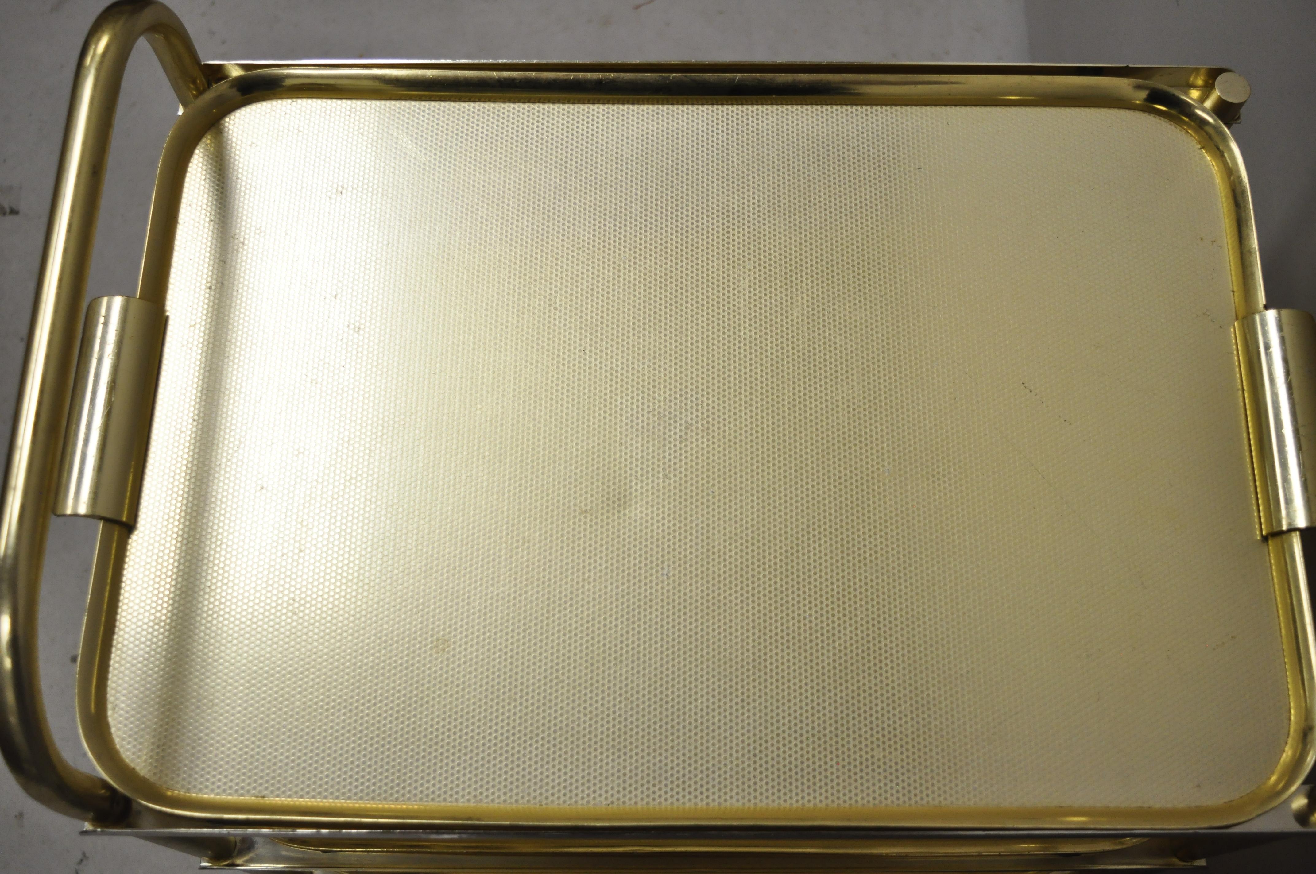 Mid-Century Gold Aluminium Metall klappbarer Rollbarwagenheber mit 3 Tabletts im Zustand „Gut“ im Angebot in Philadelphia, PA
