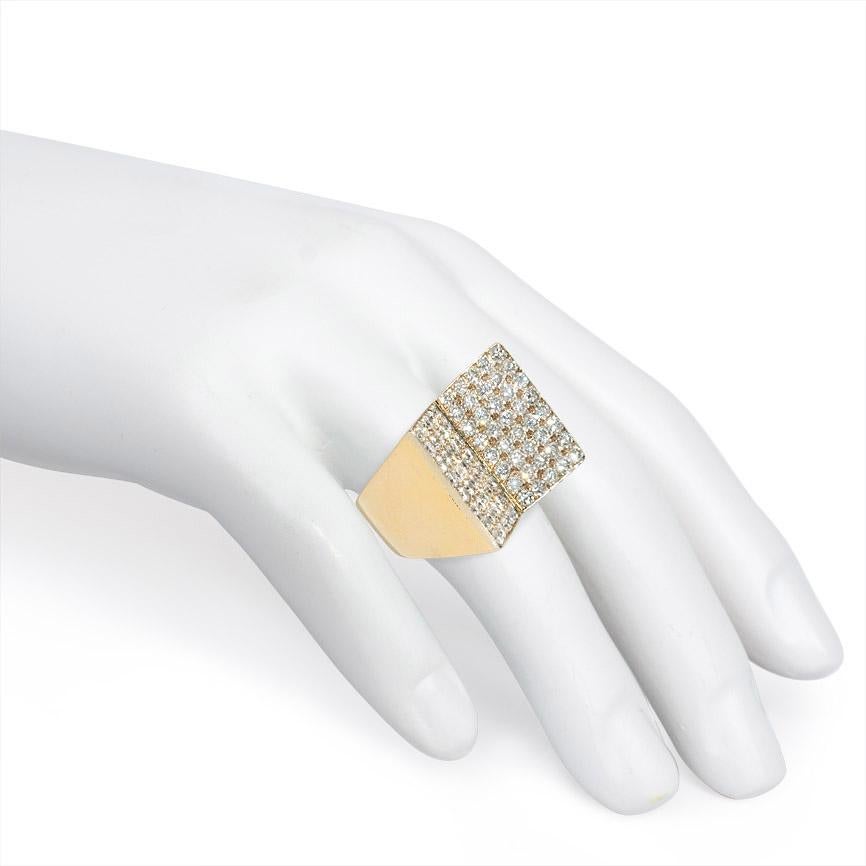 Round Cut Mid-Century Gold and Pavé Diamond Ring of Inverted Double Plaque Design For Sale