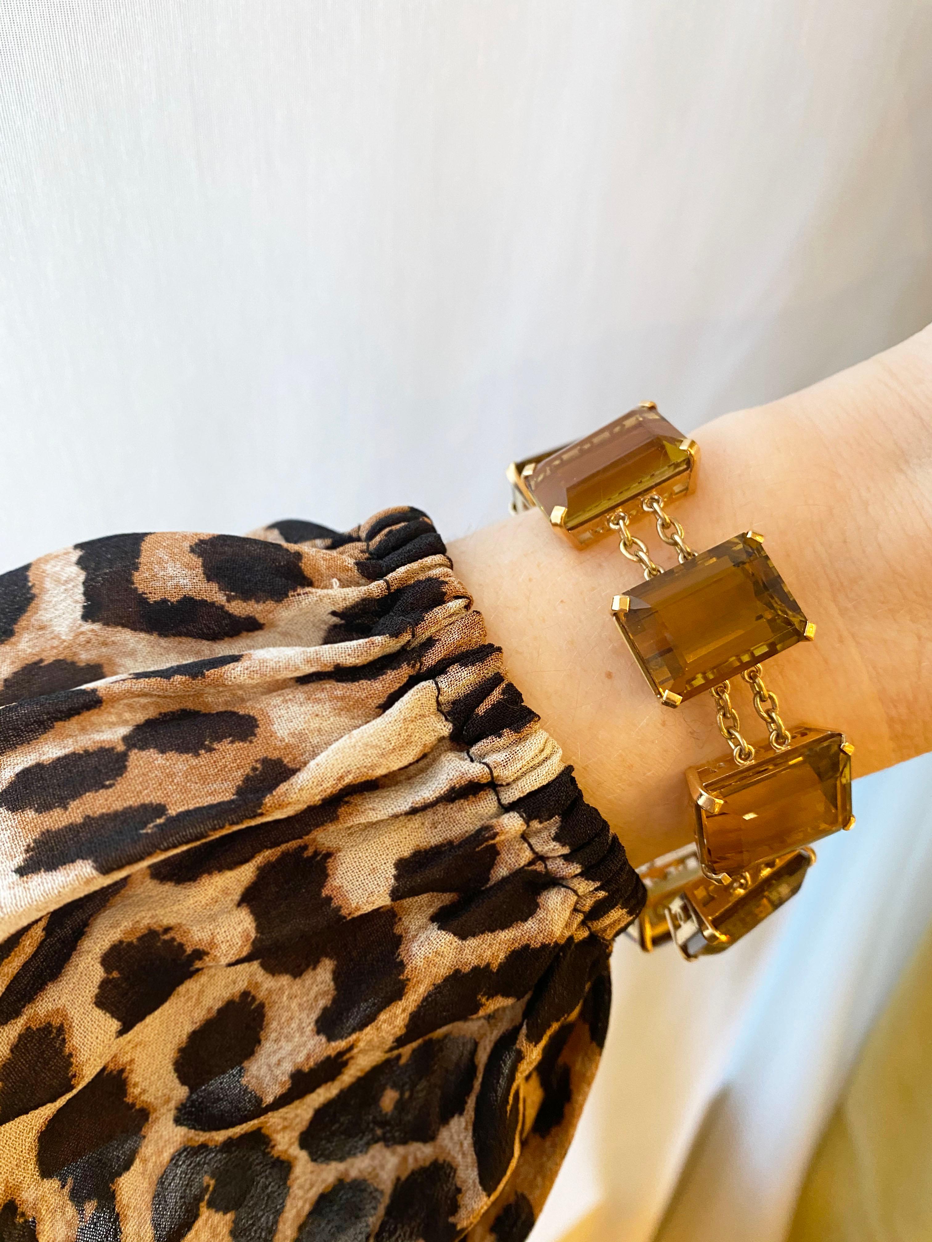 Mid Century Gold and Rectangular Citrine Link Bracelet In Good Condition For Sale In New York, NY