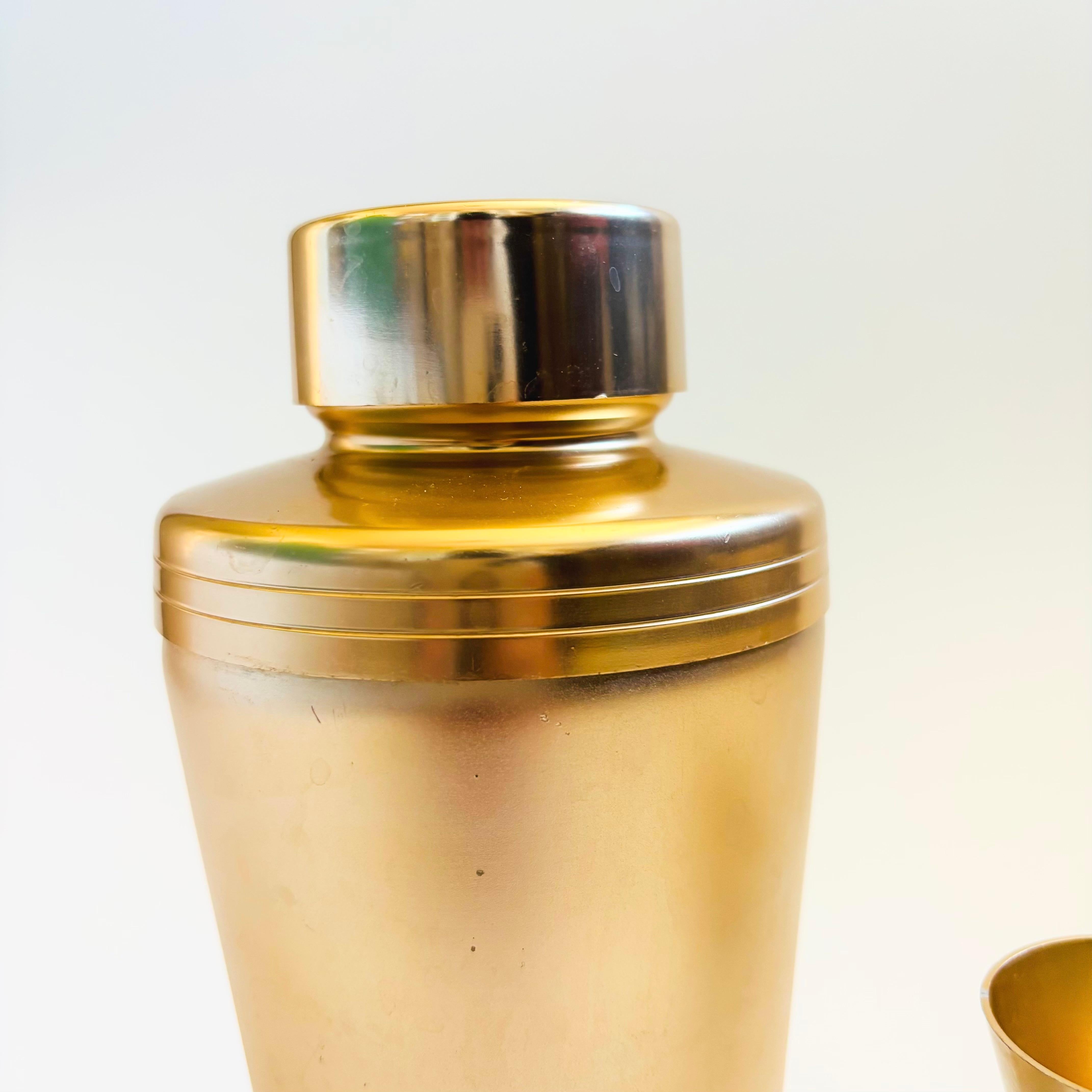 Mid Century Gold Cocktail Shaker and Jigger by Mirro In Good Condition For Sale In Fairfield, CA