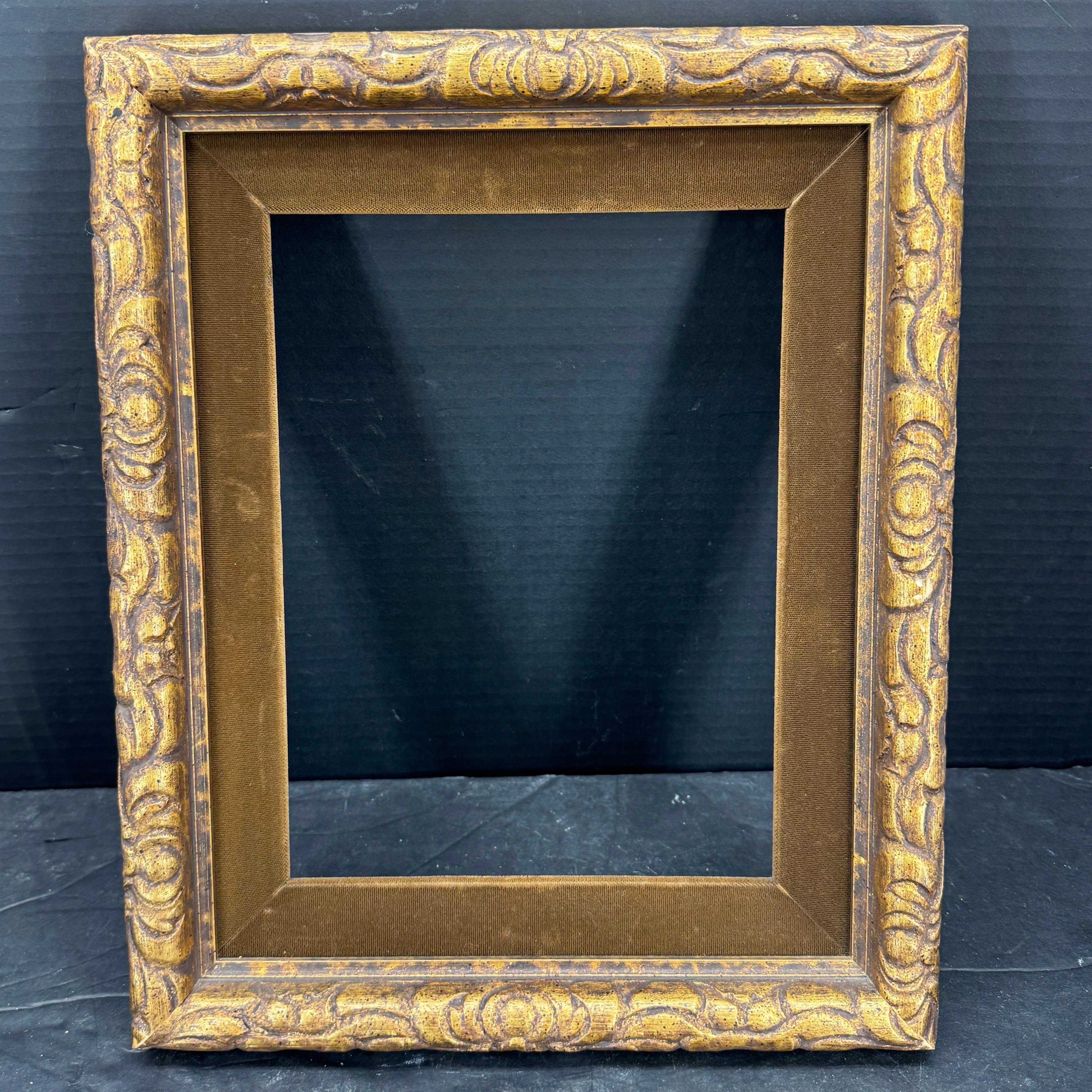 Marco de arte de madera dorada de mediados de siglo con forro Madera en venta