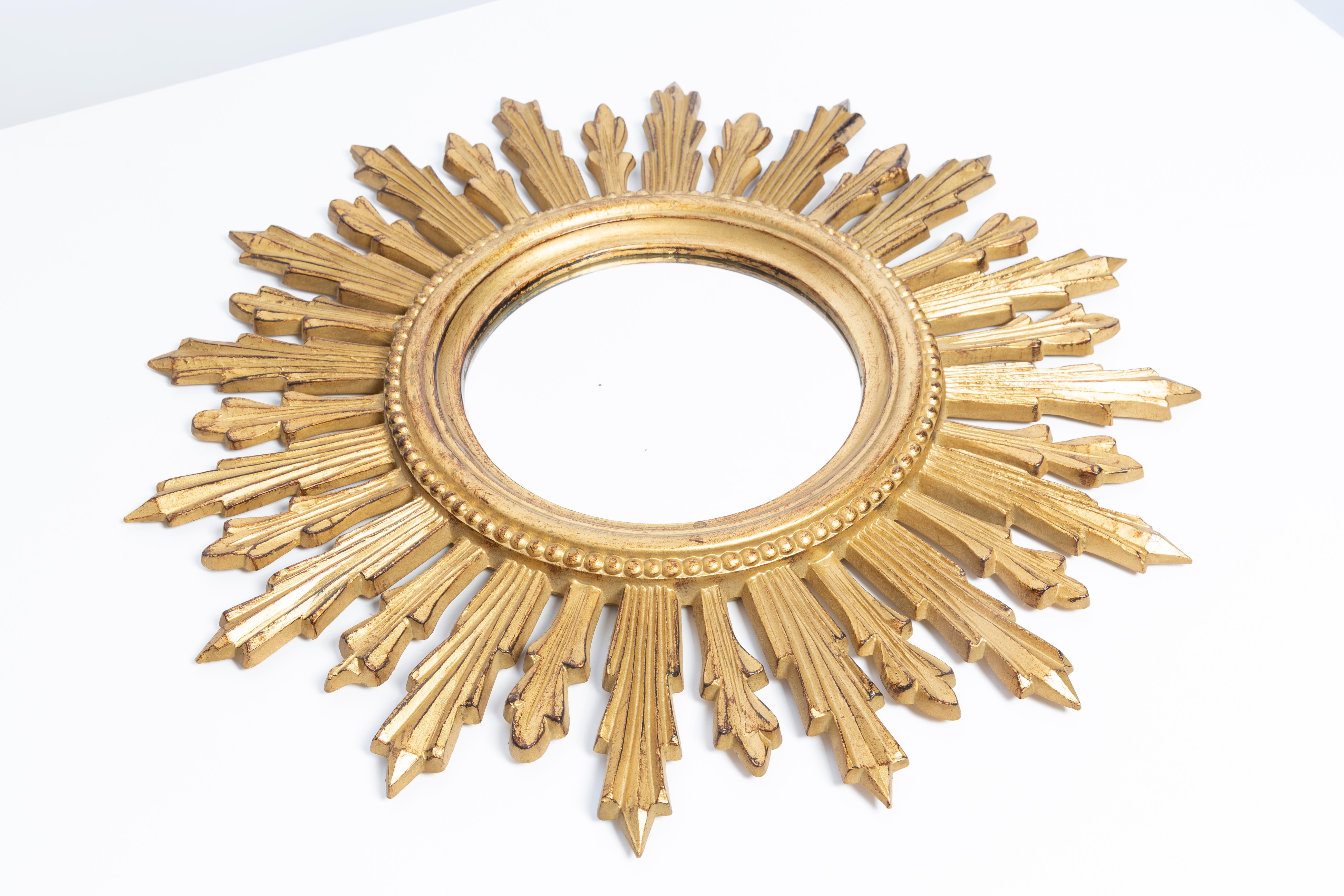 Mid Century Gold Italian Sunburst Mirror, Giltwood, 1960s In Good Condition In 05-080 Hornowek, PL