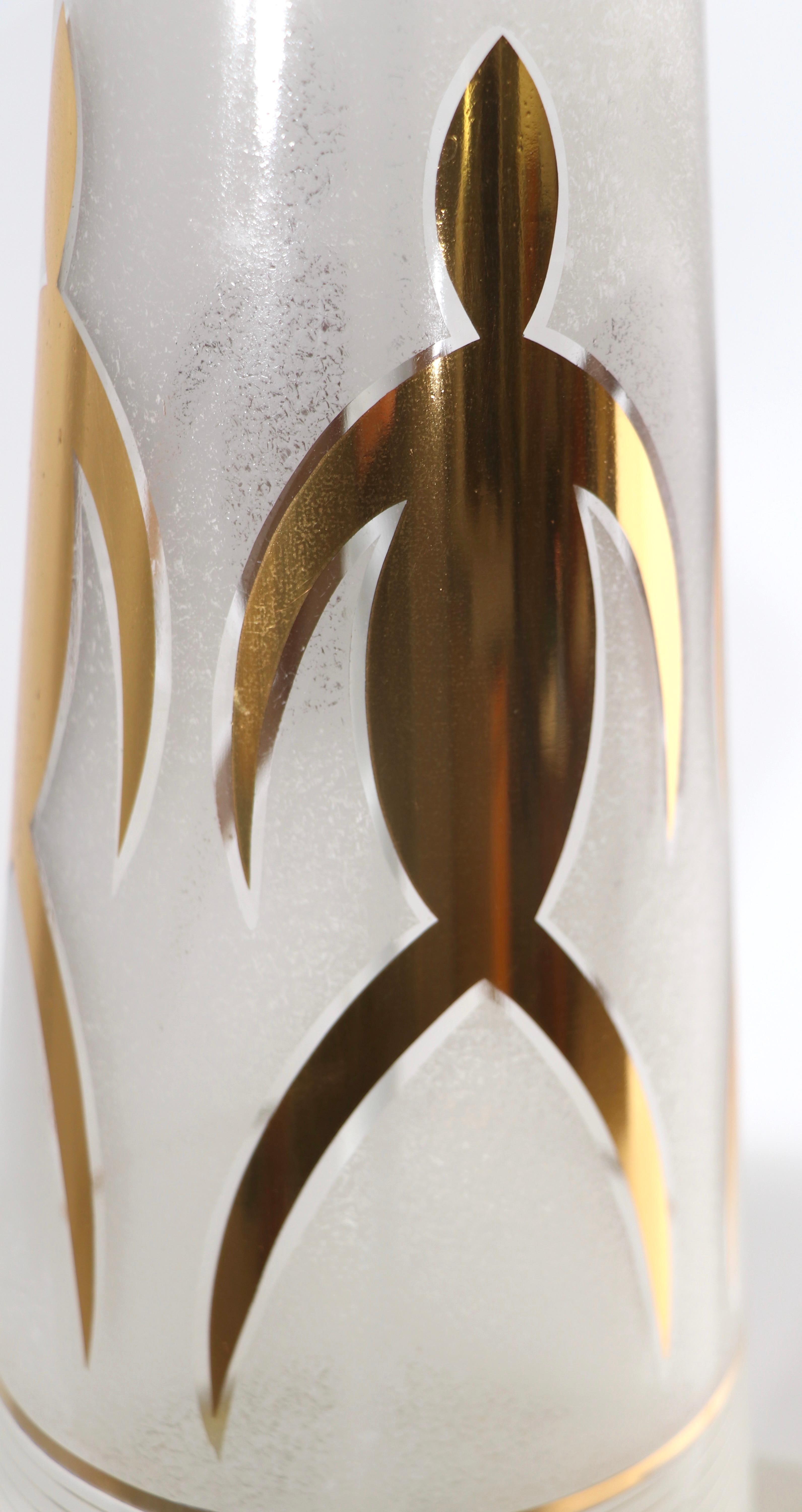 20ième siècle Lampe de bureau du milieu du siècle en verre à feuilles d'or fabriquée aux États-Unis, vers les années 1950/1960 en vente