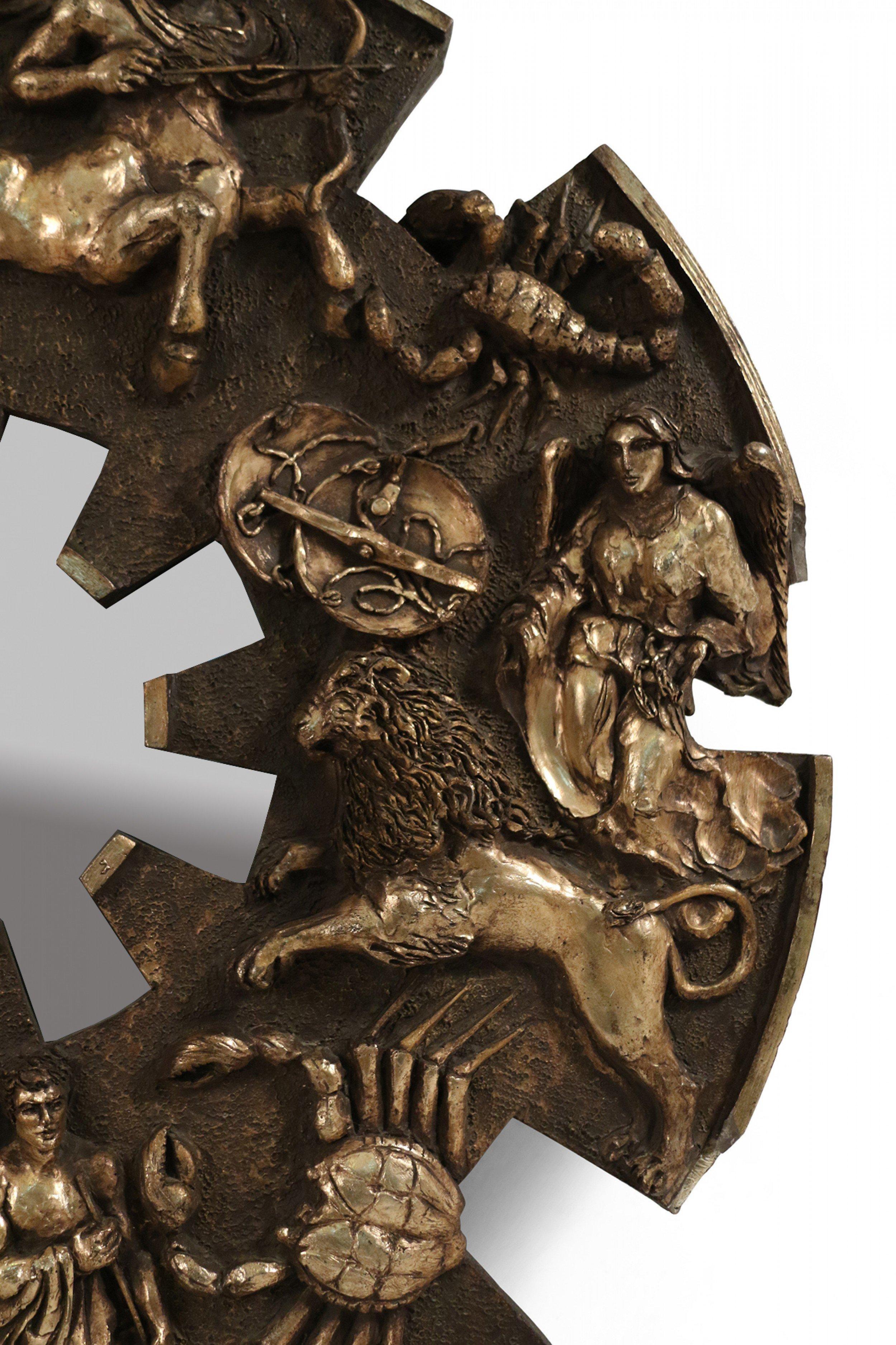 Miroir Zodiac du milieu du siècle en résine coulée peinte à l'or Bon état - En vente à Queens, NY