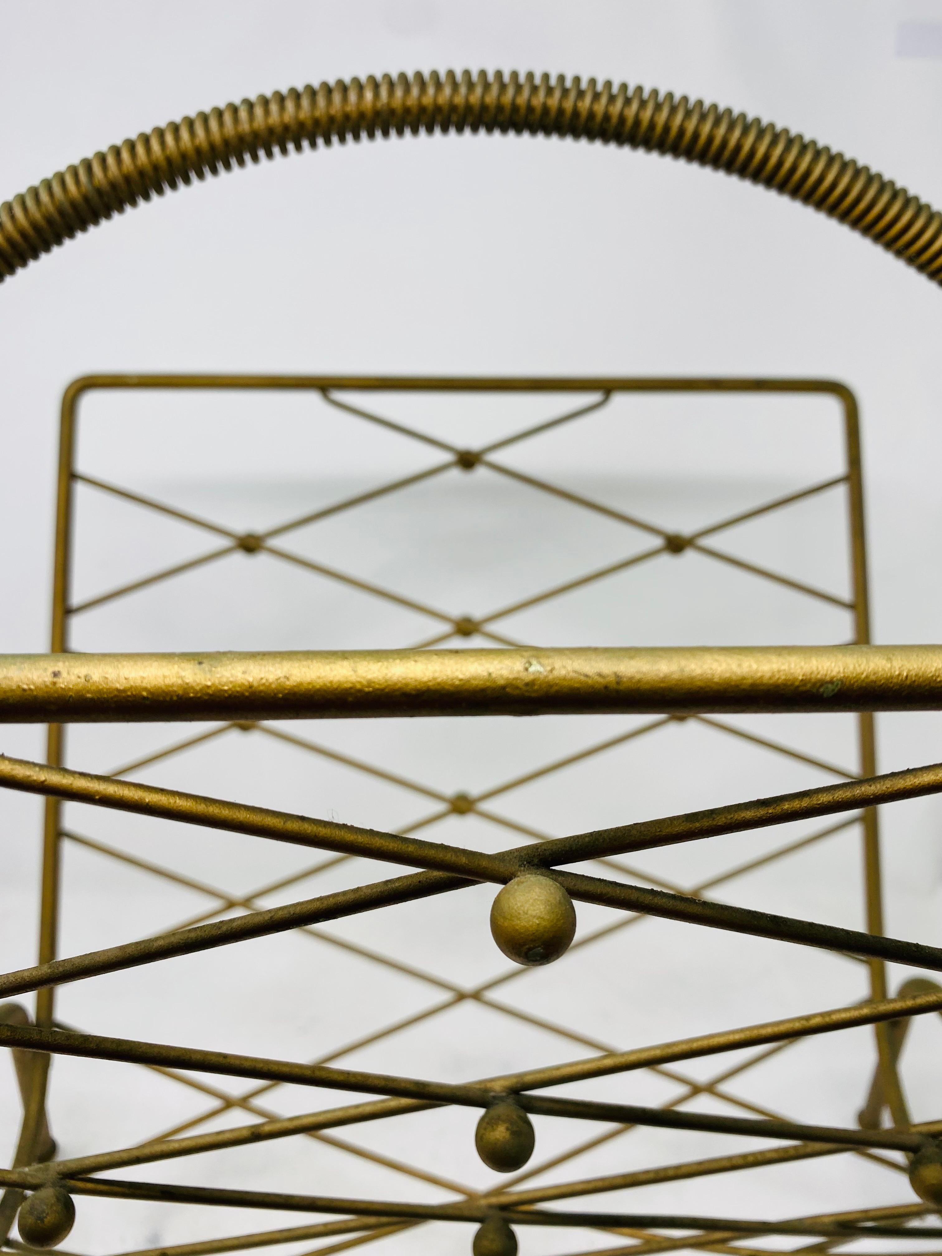 Américain Mid Century Gold Record Sling Magazine Rack en vente