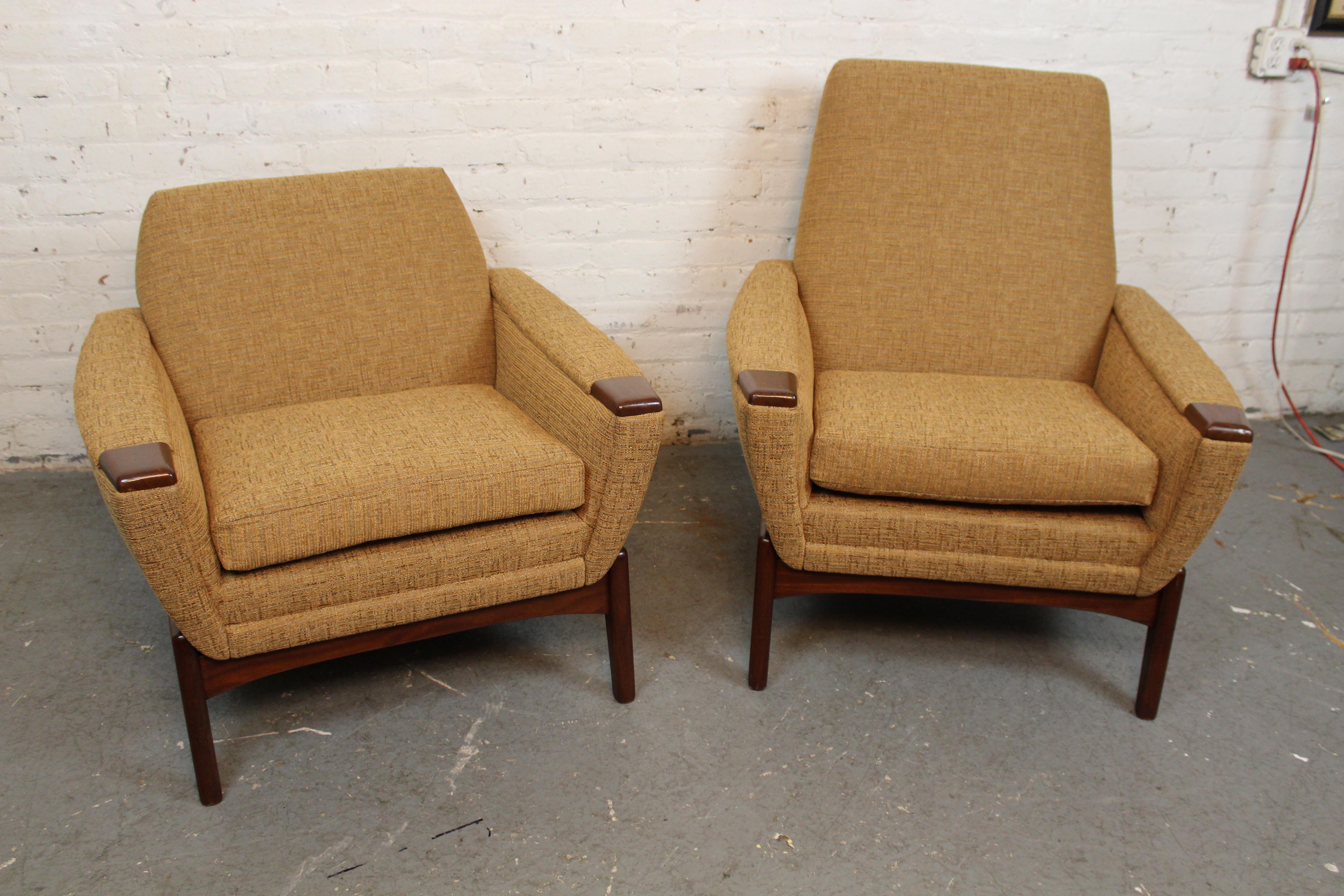 Don't you and that special someone deserve a special set of chairs? Then look no further than this especially wonderful pair of mid-century vintage 