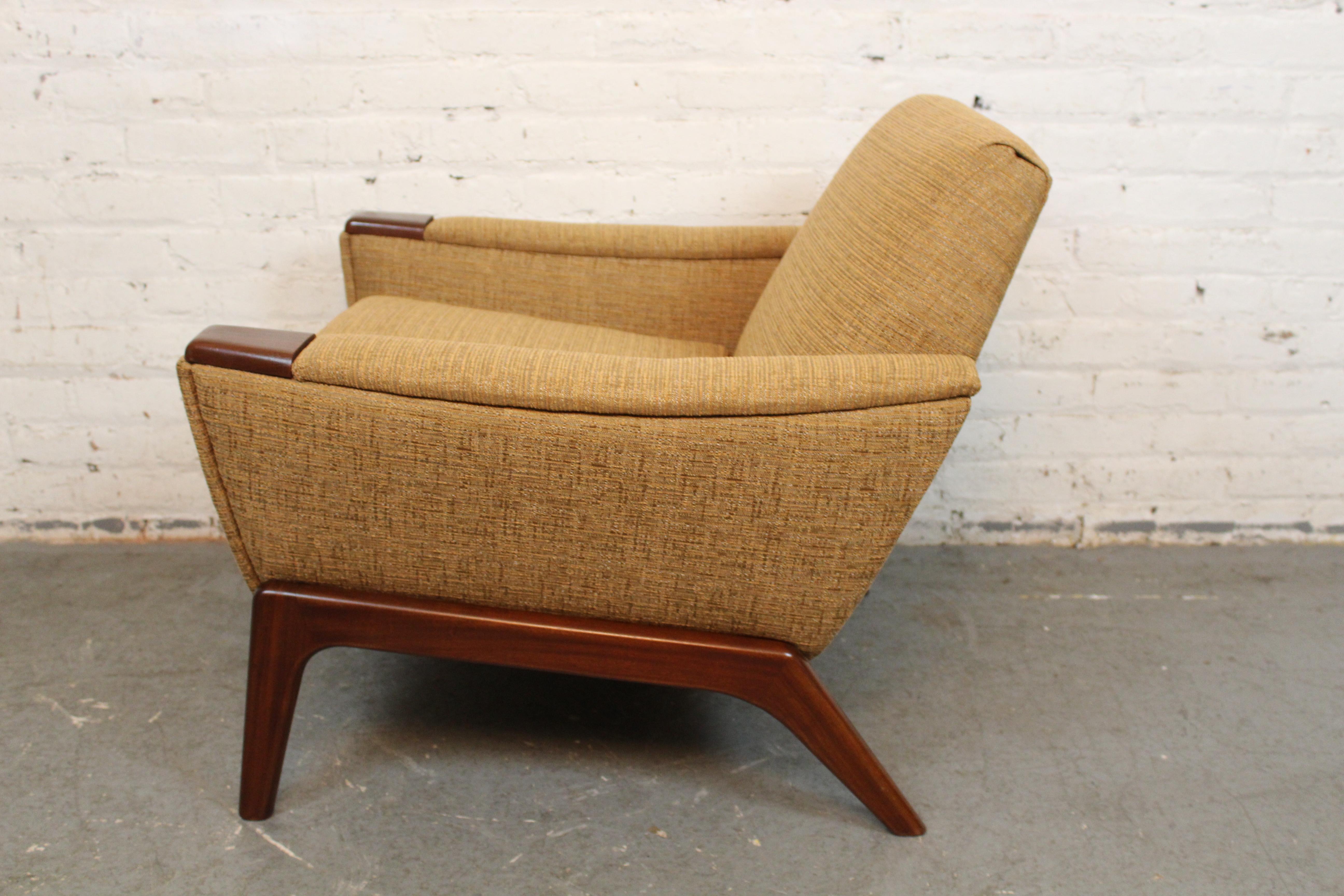 Carved Mid-Century Gold Tweed 