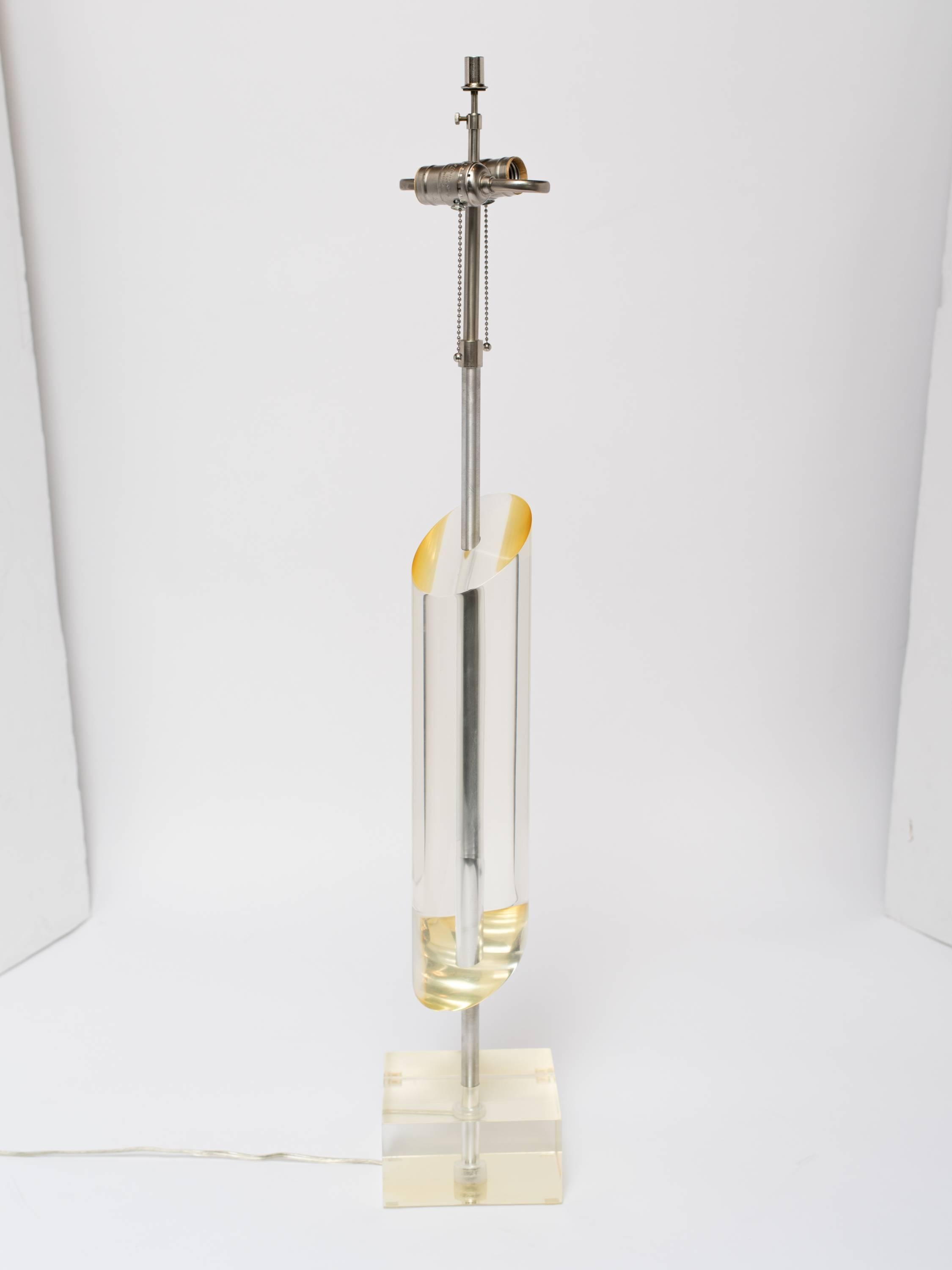 Polished 1970's Skyscraper Lamp in Gold Lucite in the Style of Karl Springer For Sale