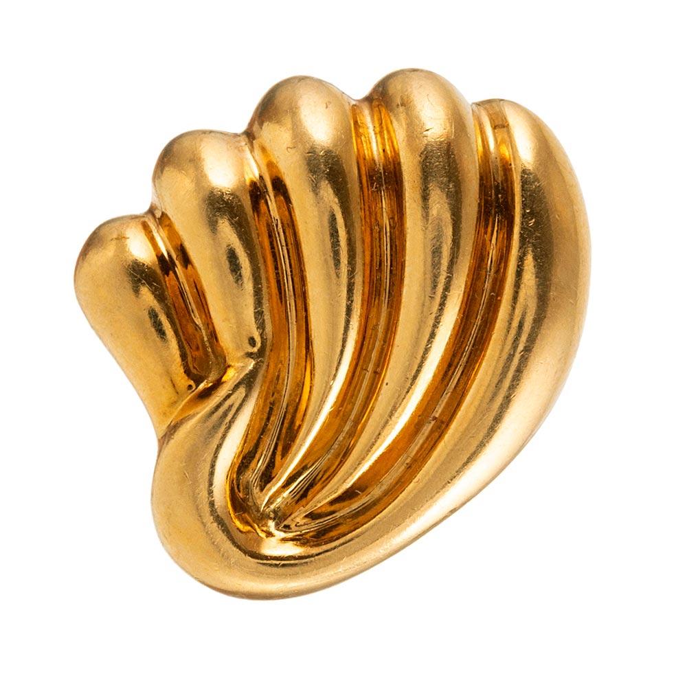Goldene Shell-Motiv-Ohrringe aus der Mitte des Jahrhunderts im Zustand „Gut“ in Carmel-by-the-Sea, CA