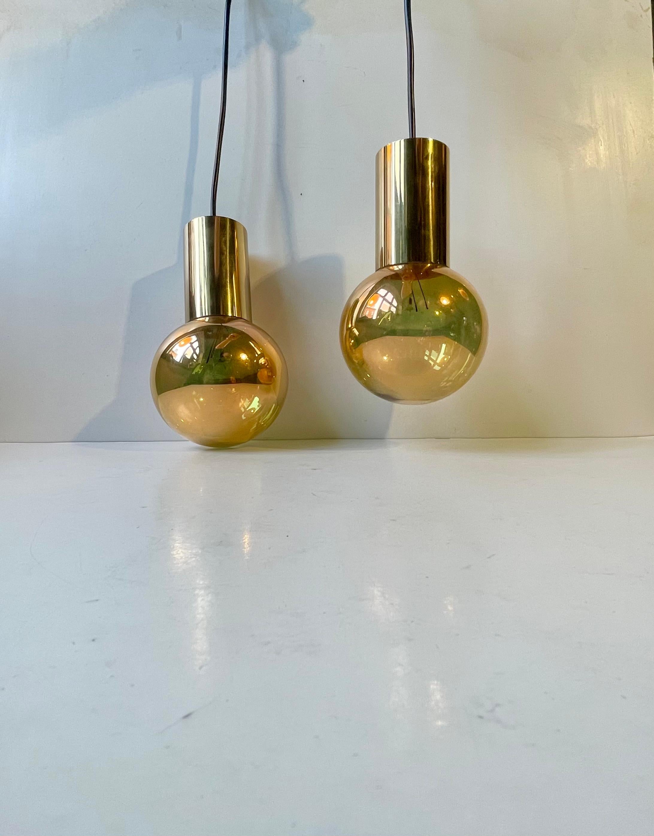 Ottone Lampade a sospensione a sfera d'oro di metà secolo in ottone di Frimann, anni '60 in vendita