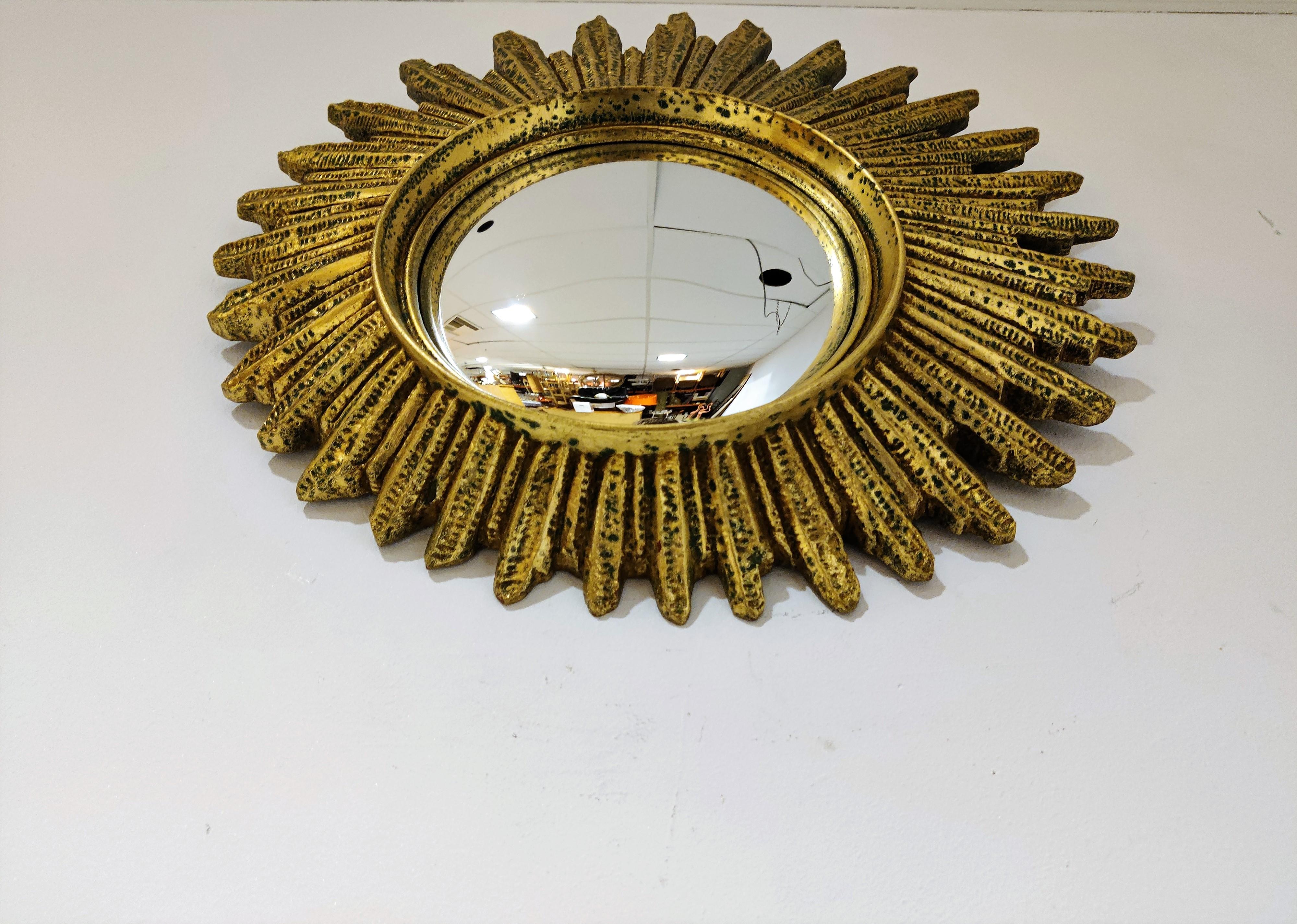 Goldener Sunburst-Spiegel aus der Mitte des Jahrhunderts, 1960er Jahre im Zustand „Gut“ im Angebot in HEVERLEE, BE