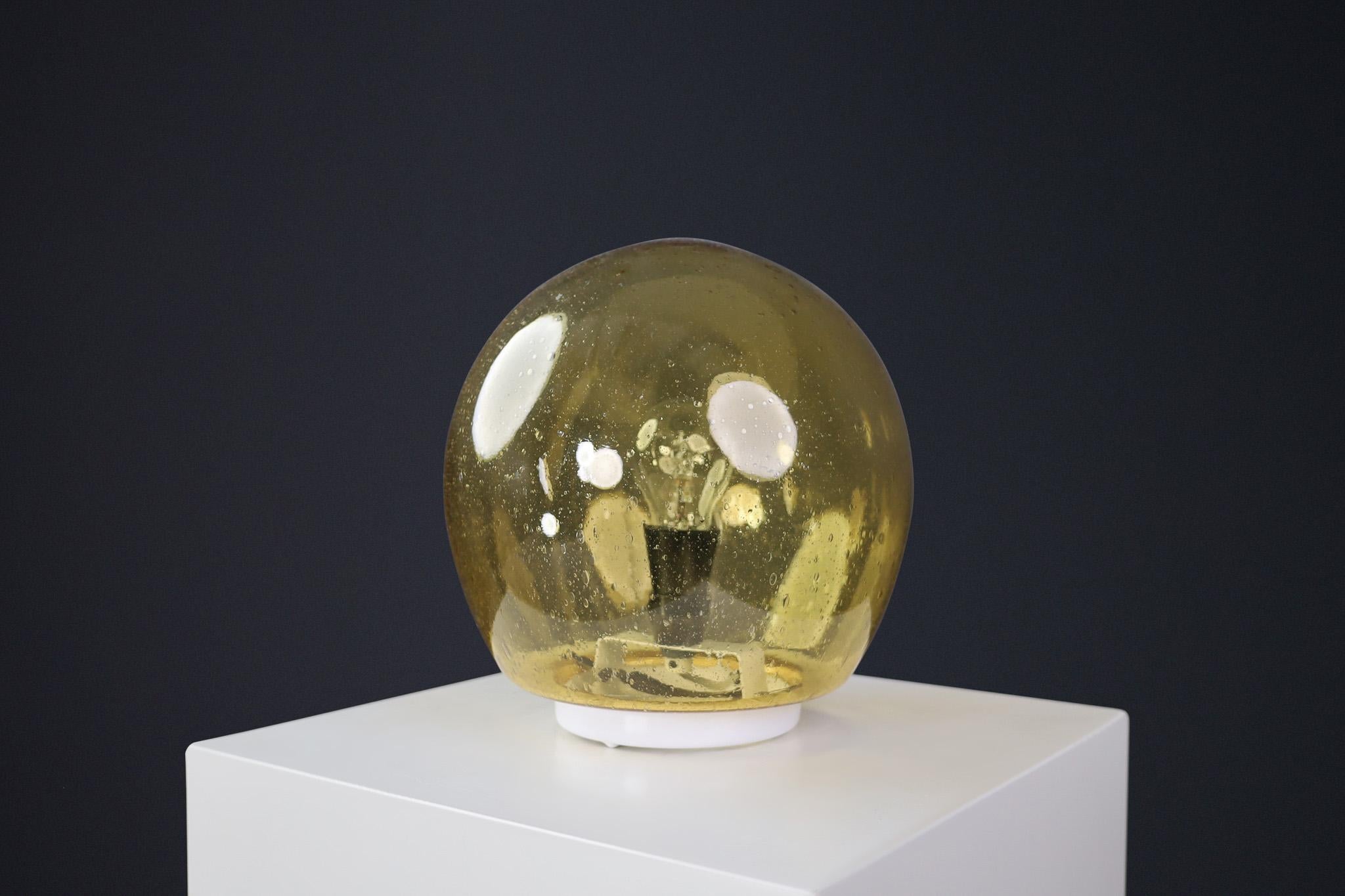 Mid-Century Modern Mid-Century Golden/Yellow Murano Glass Table Lamp, Italy 1970s For Sale