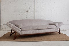 Mid Century Gondola Sofa aus strukturierter Chenille
