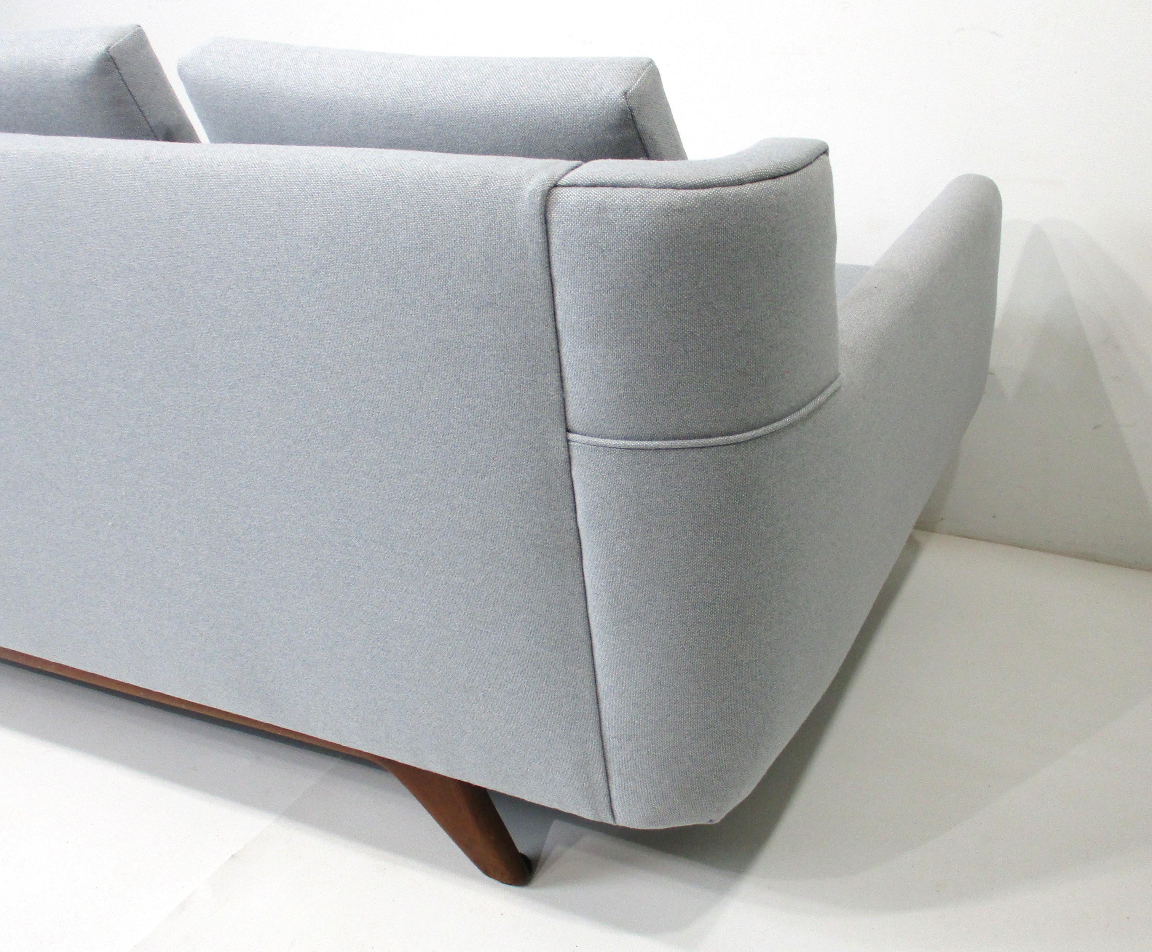 Mid Century Gondola Sofa in the style of Vladimir Kagan / Otmar Danish 2