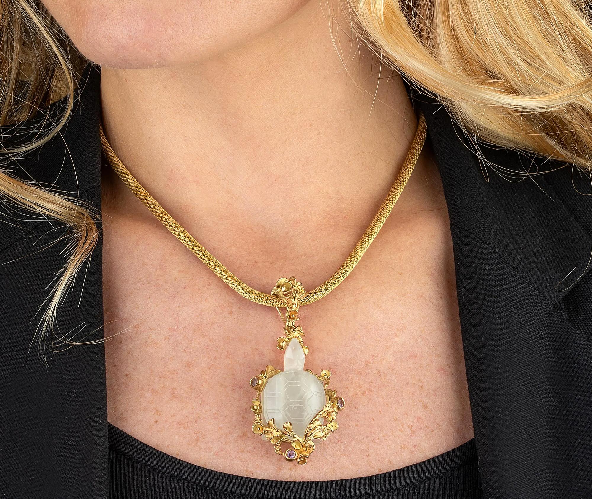 Mid century Good Luck Turtle Flower Necklace 18 KT For Sale 1