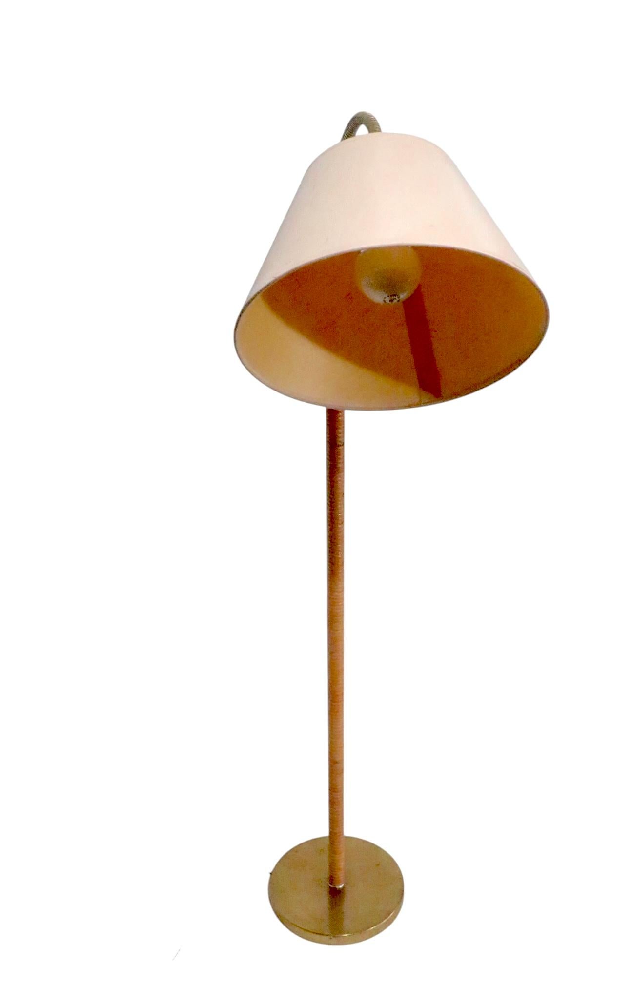 Lampadaire col de cygne en laiton et bambou d'après Pavo Tynell c. 1959/60's en vente 2
